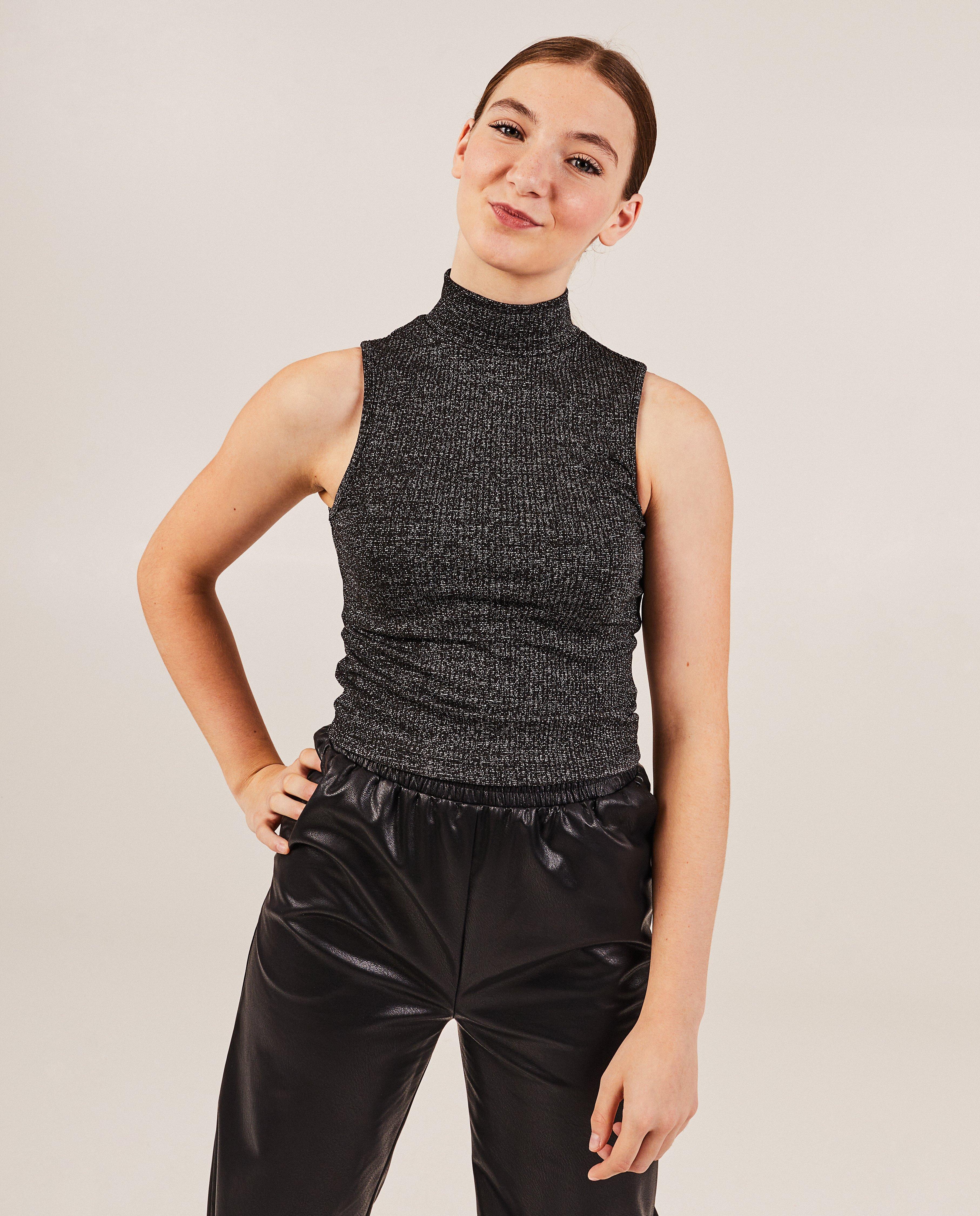 T-shirts - Zwarte top met metaaldraad, cropped fit