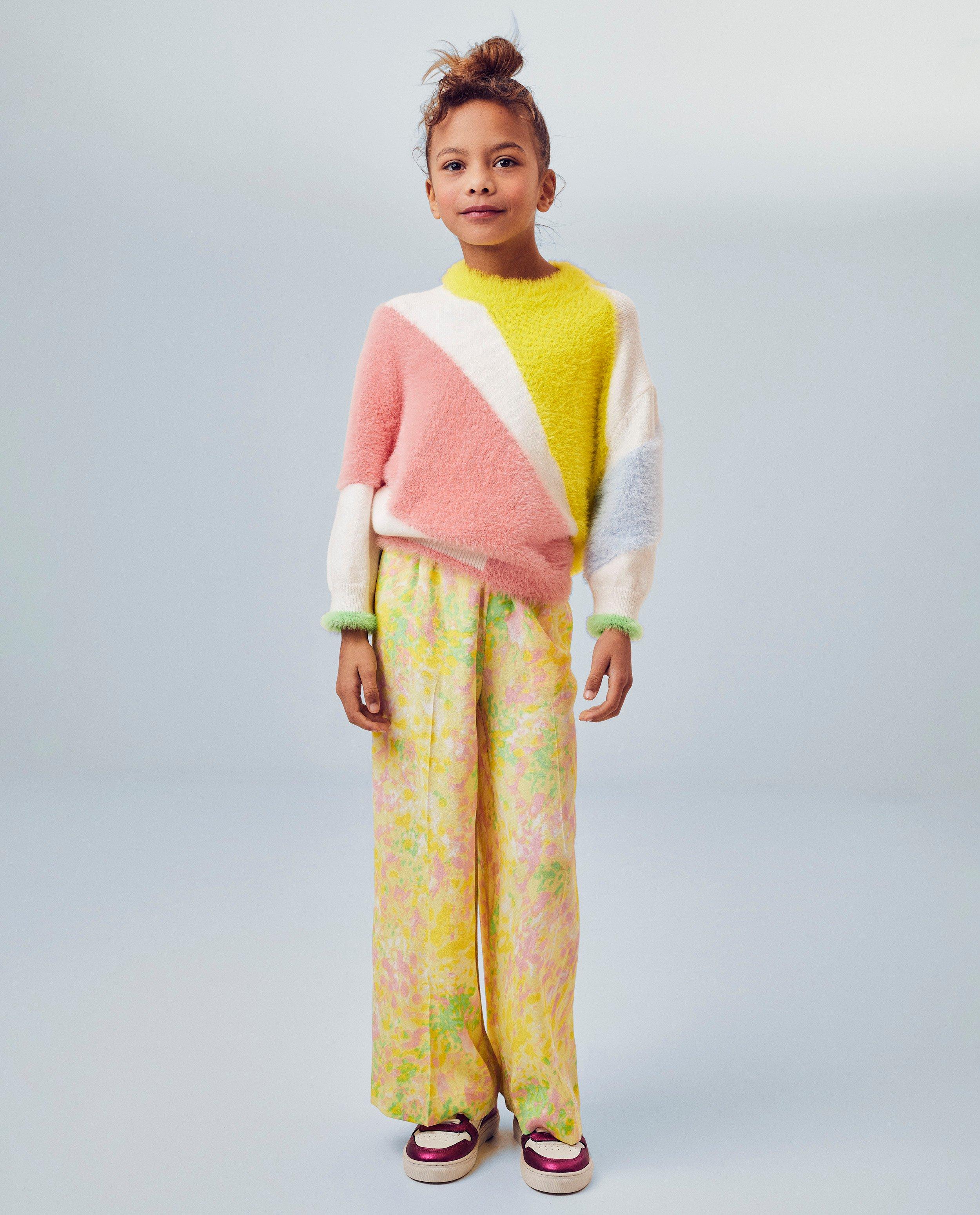 Truien - Fuzzy trui met color block, feest