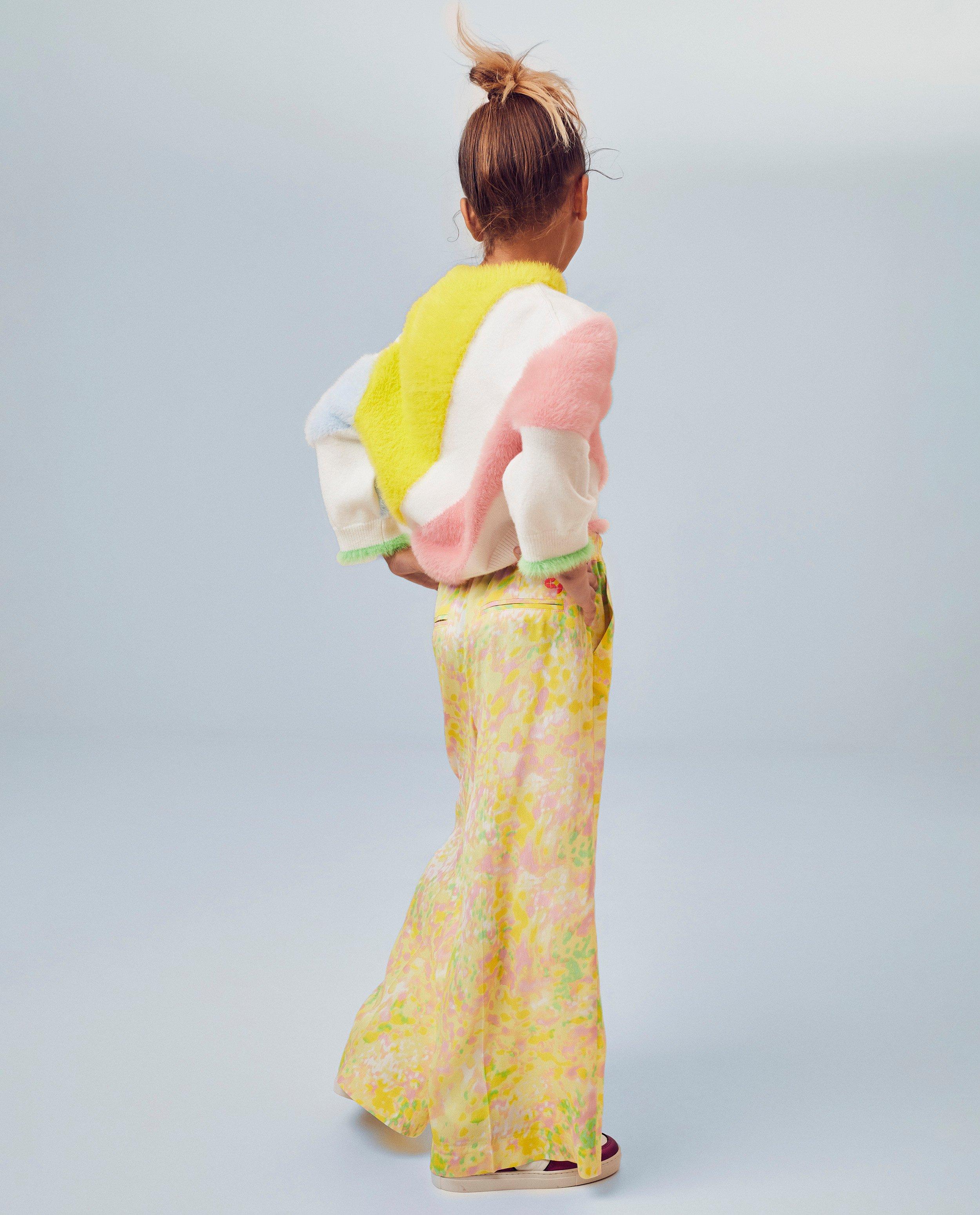 Truien - Fuzzy trui met color block, feest