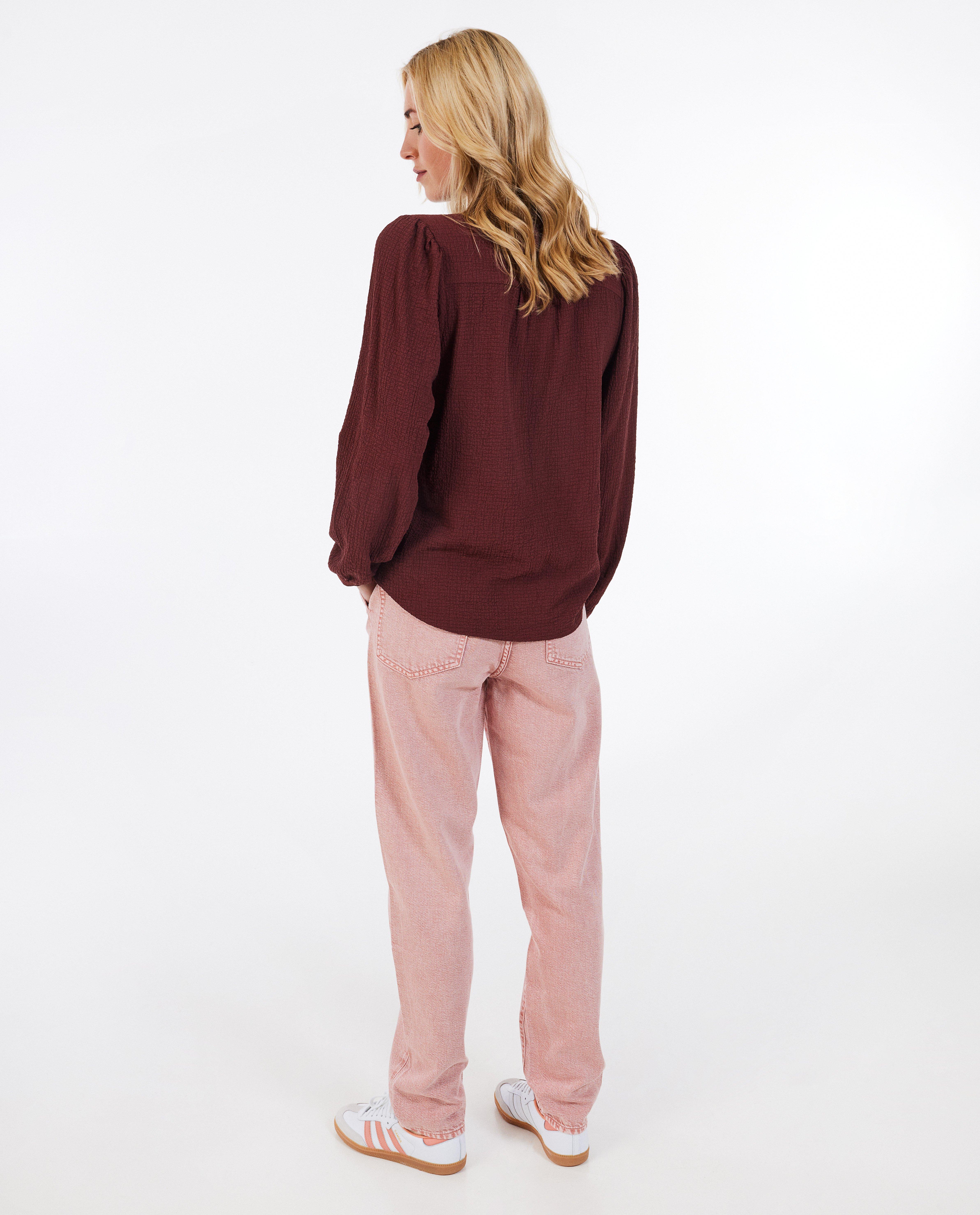 T-shirts - Donkerrode blouse met structuur