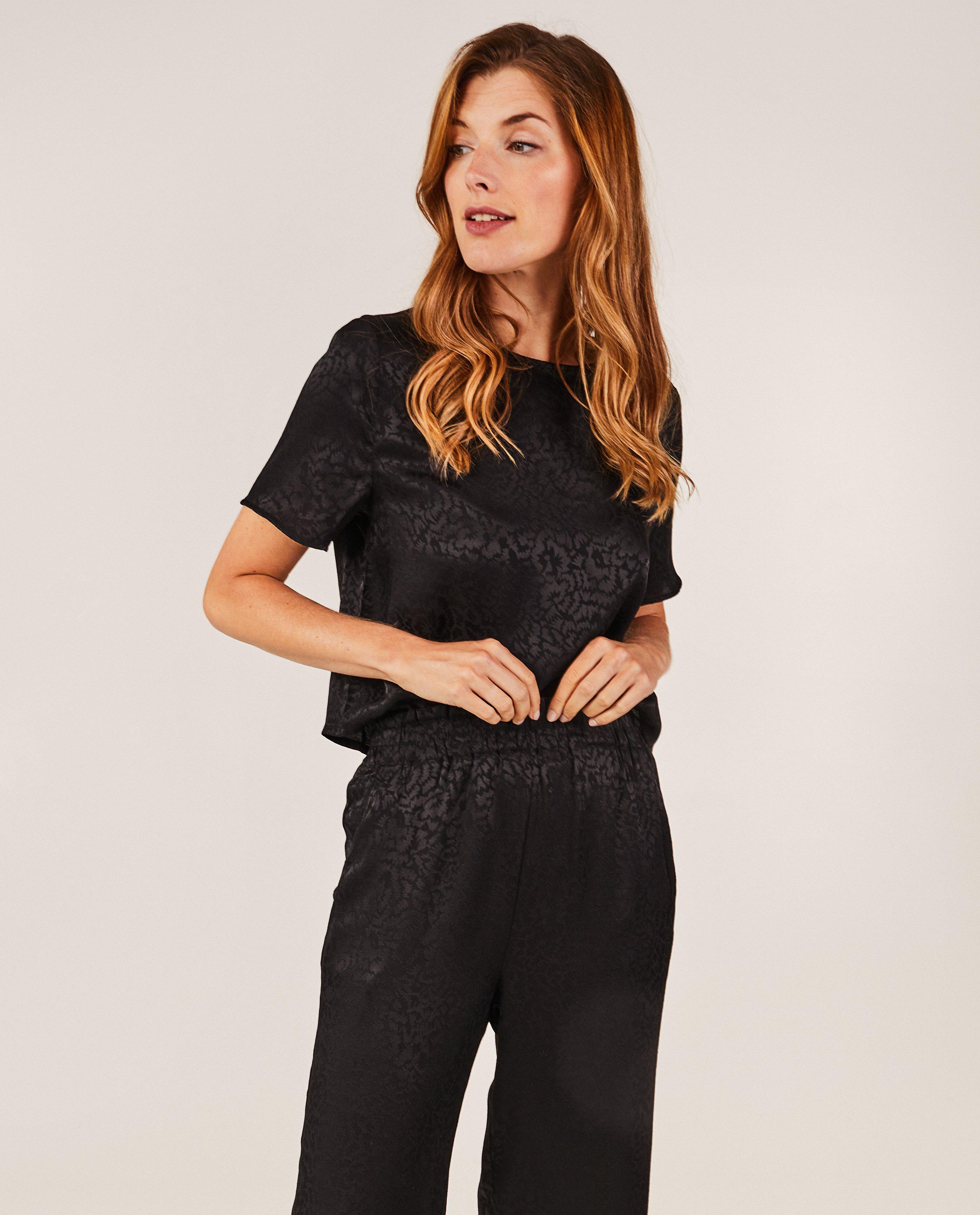 Hemden - Zwarte blouse met bloemenprint