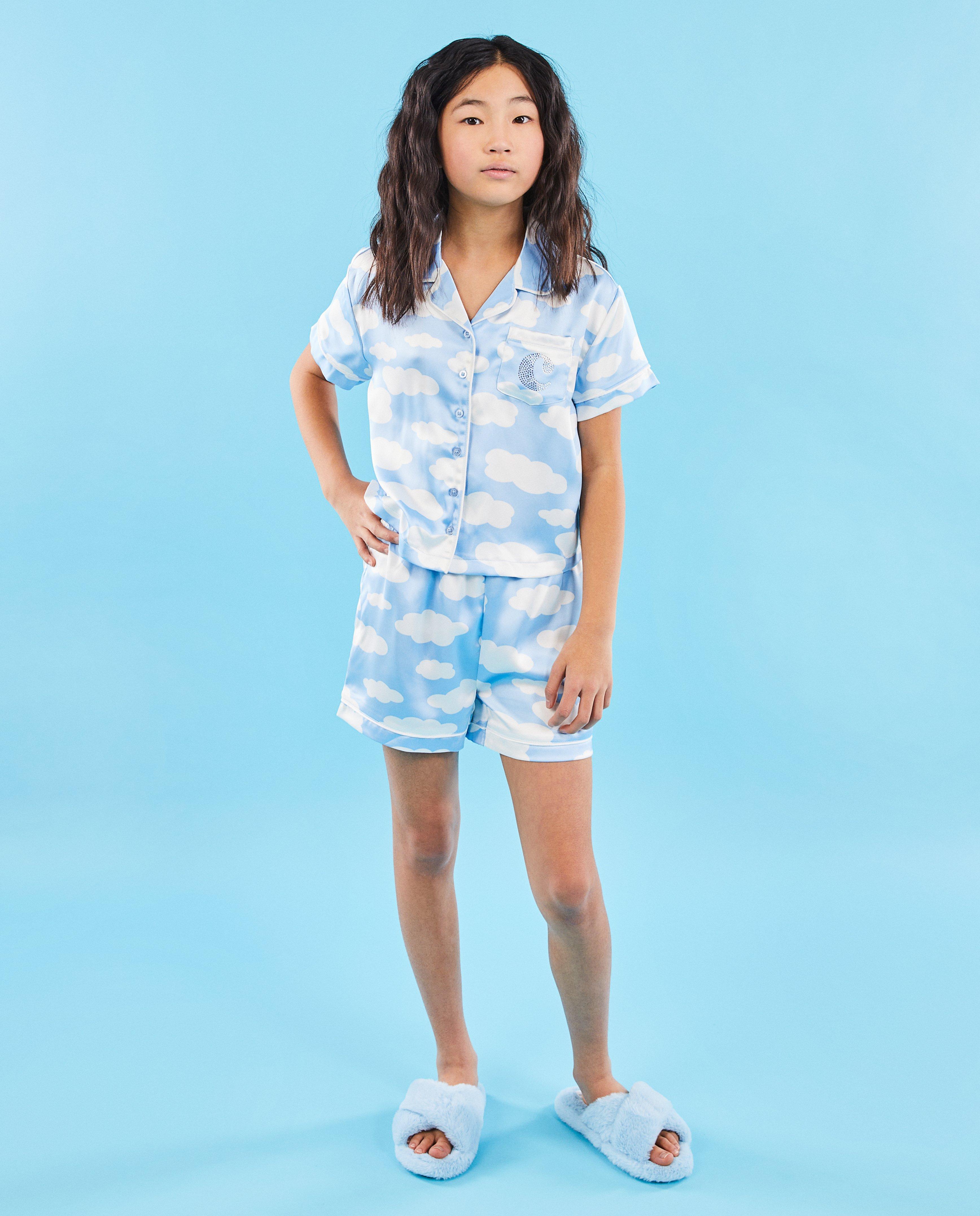 Pyjama en satin avec un imprimé de nuages, 6-14 ans - null - CAMILLE