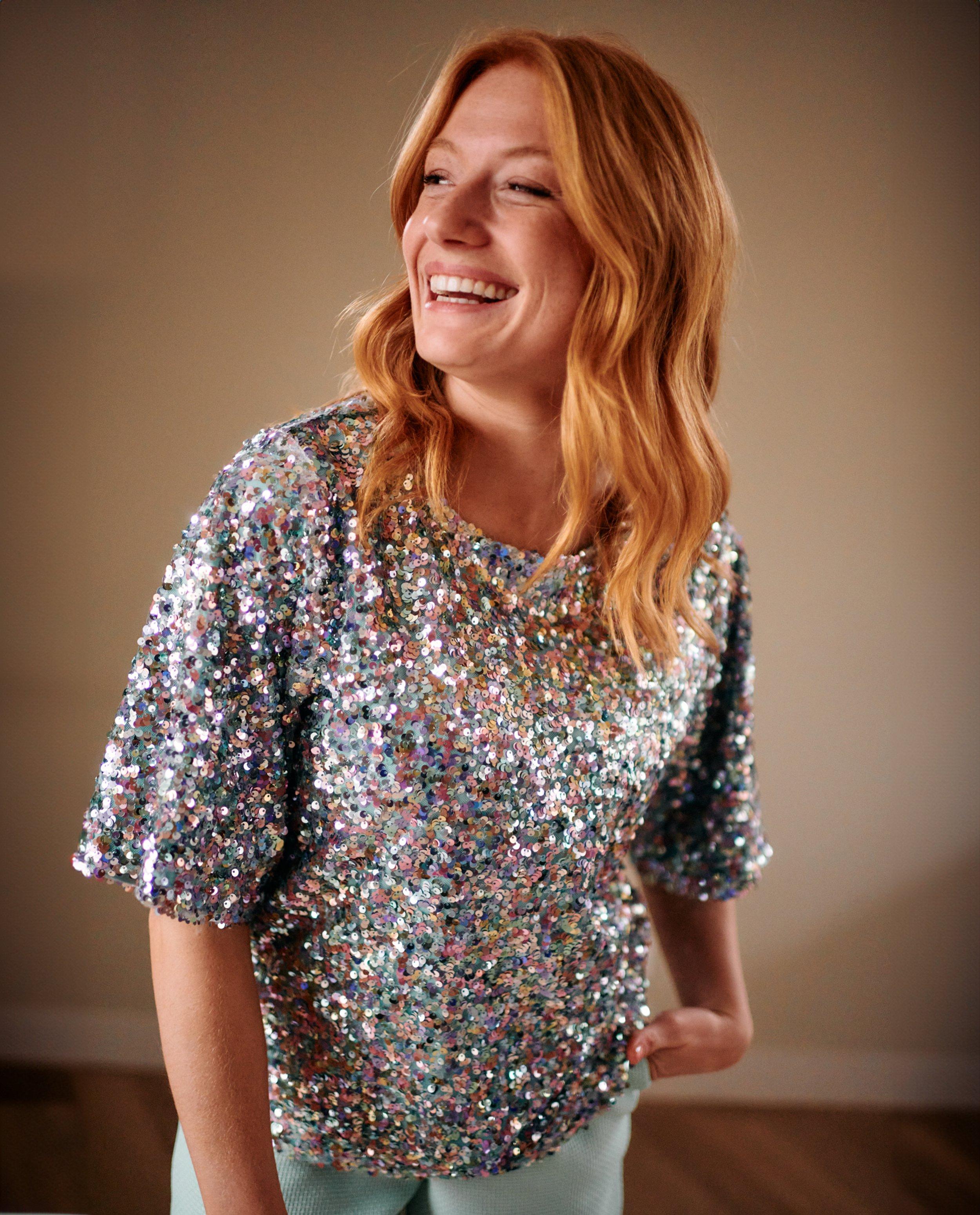 T-shirt &agrave; paillettes - D&eacute;tails du produit - gris - image num&eacute;ro 1