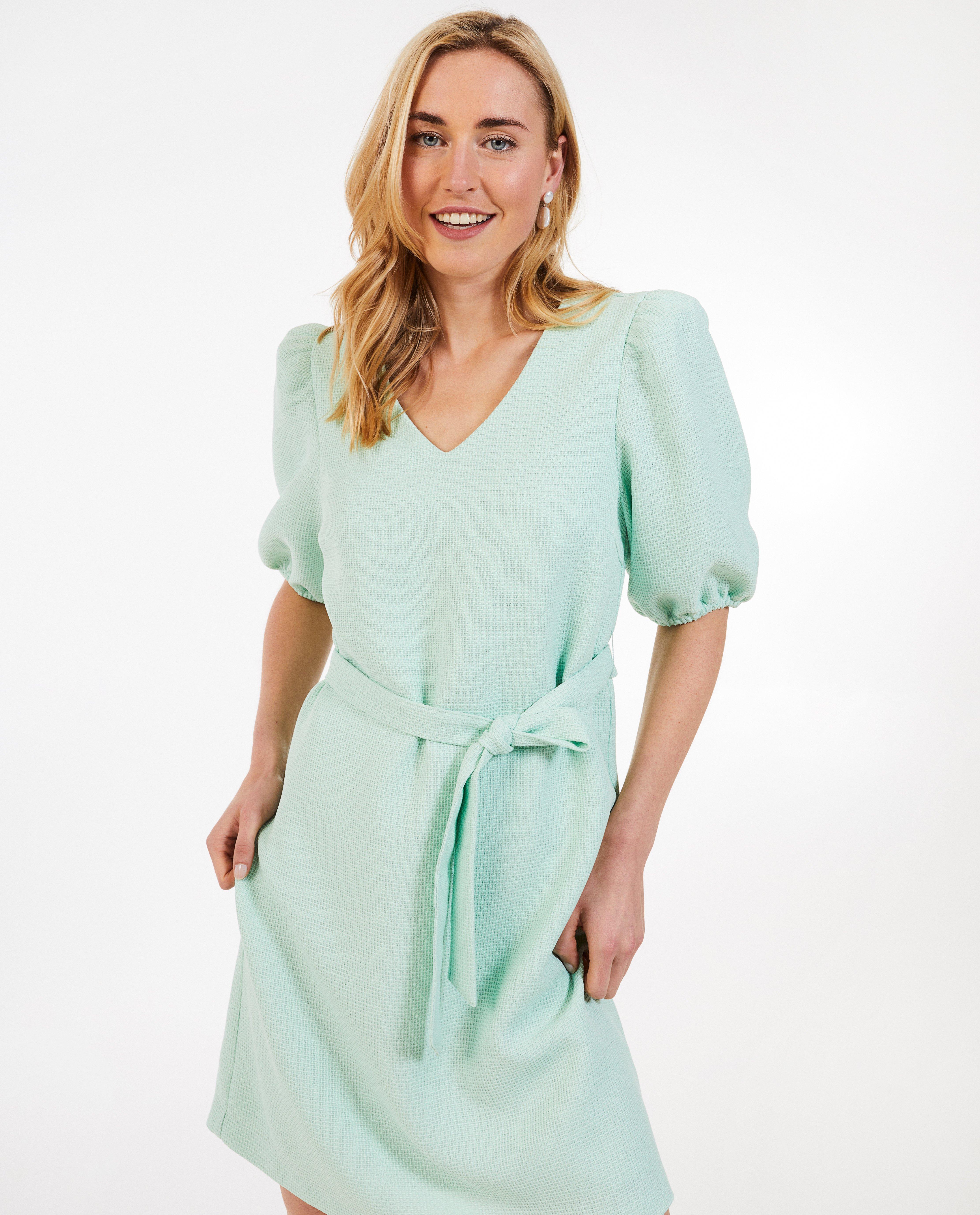 Robes - Robe vert pâle en matière structurée