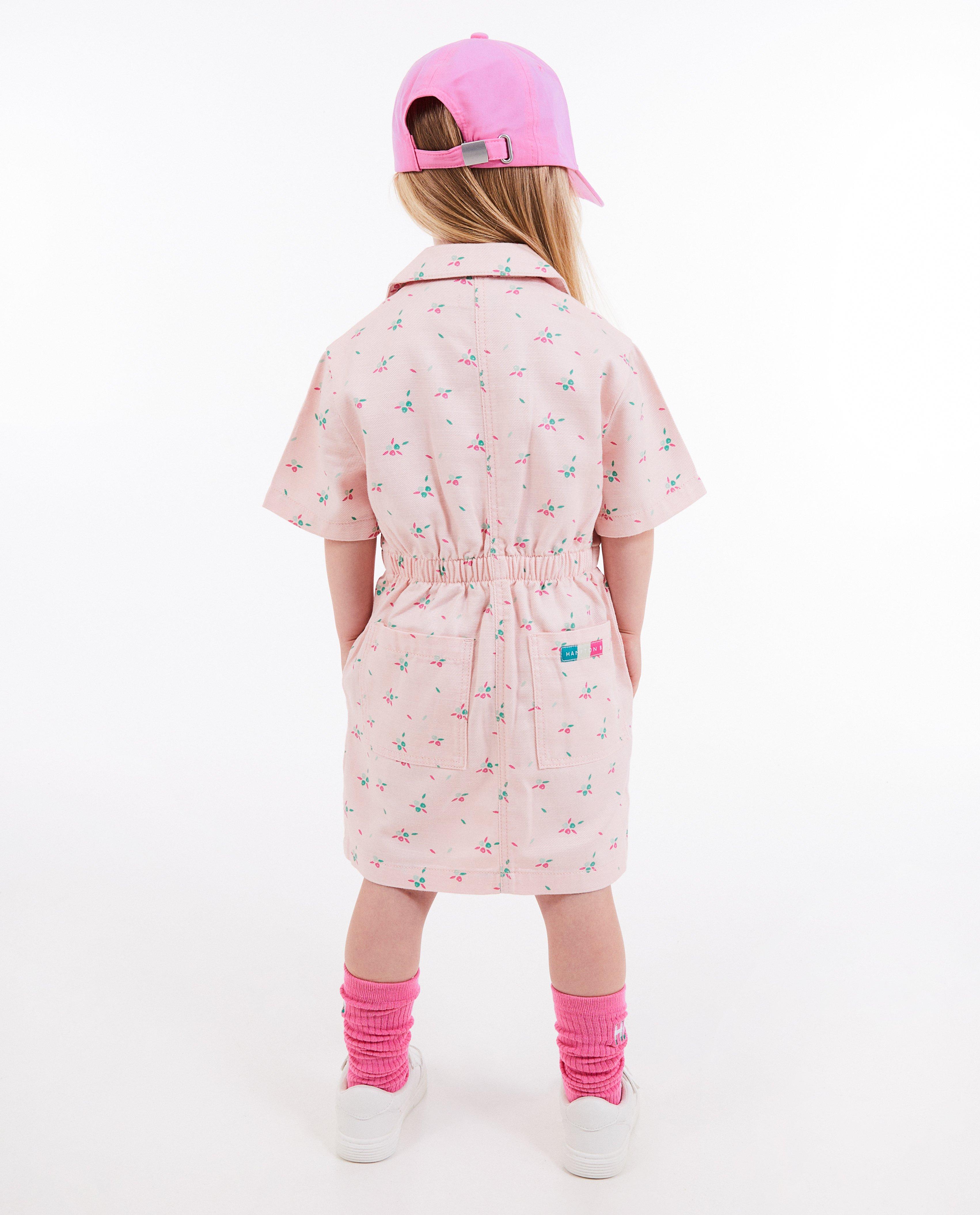 Robes - Robe en jeans rose avec un imprimé