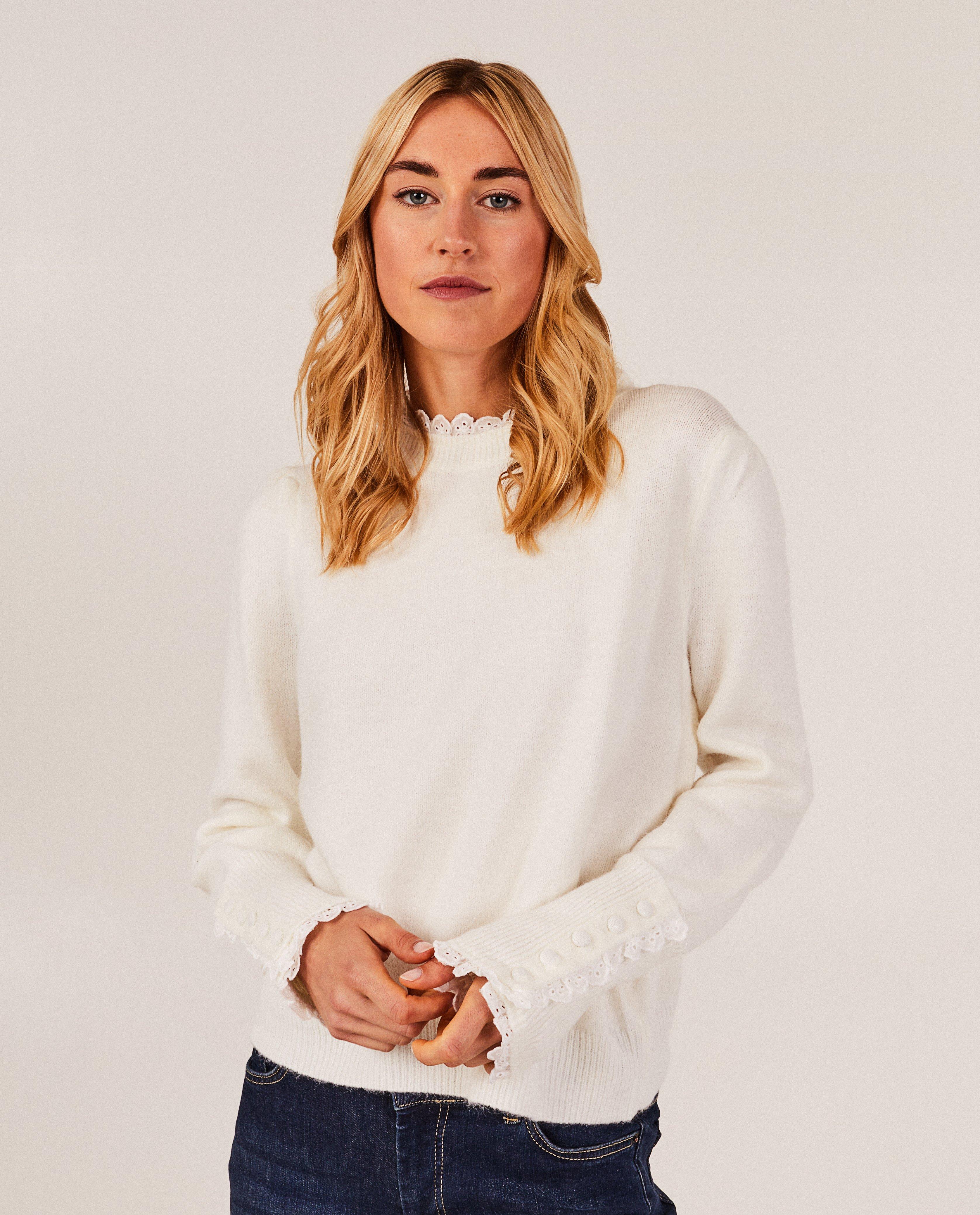 Pulls - Pull blanc avec des détails en dentelle