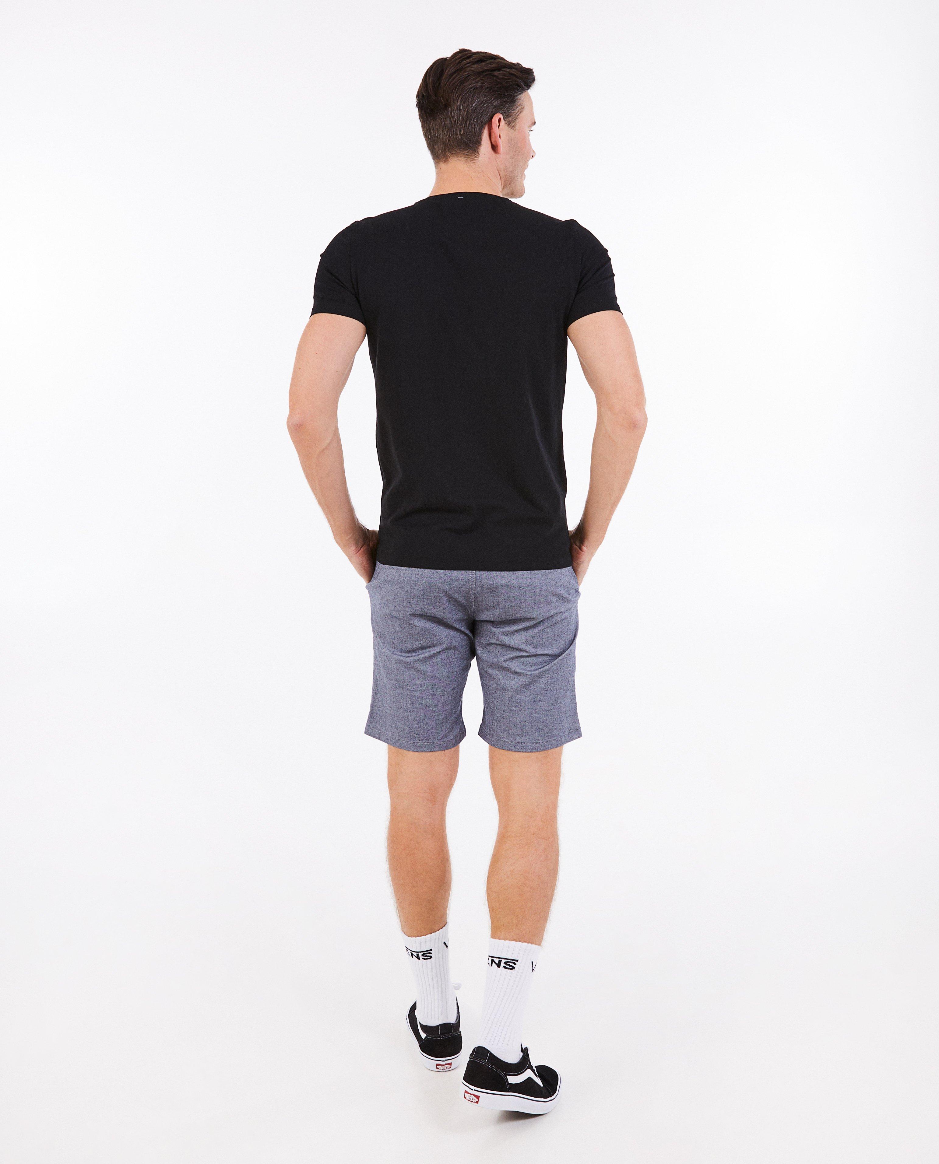 Grijze short, regular fit - Product Detail - donkergrijs - afbeelding nummer 2