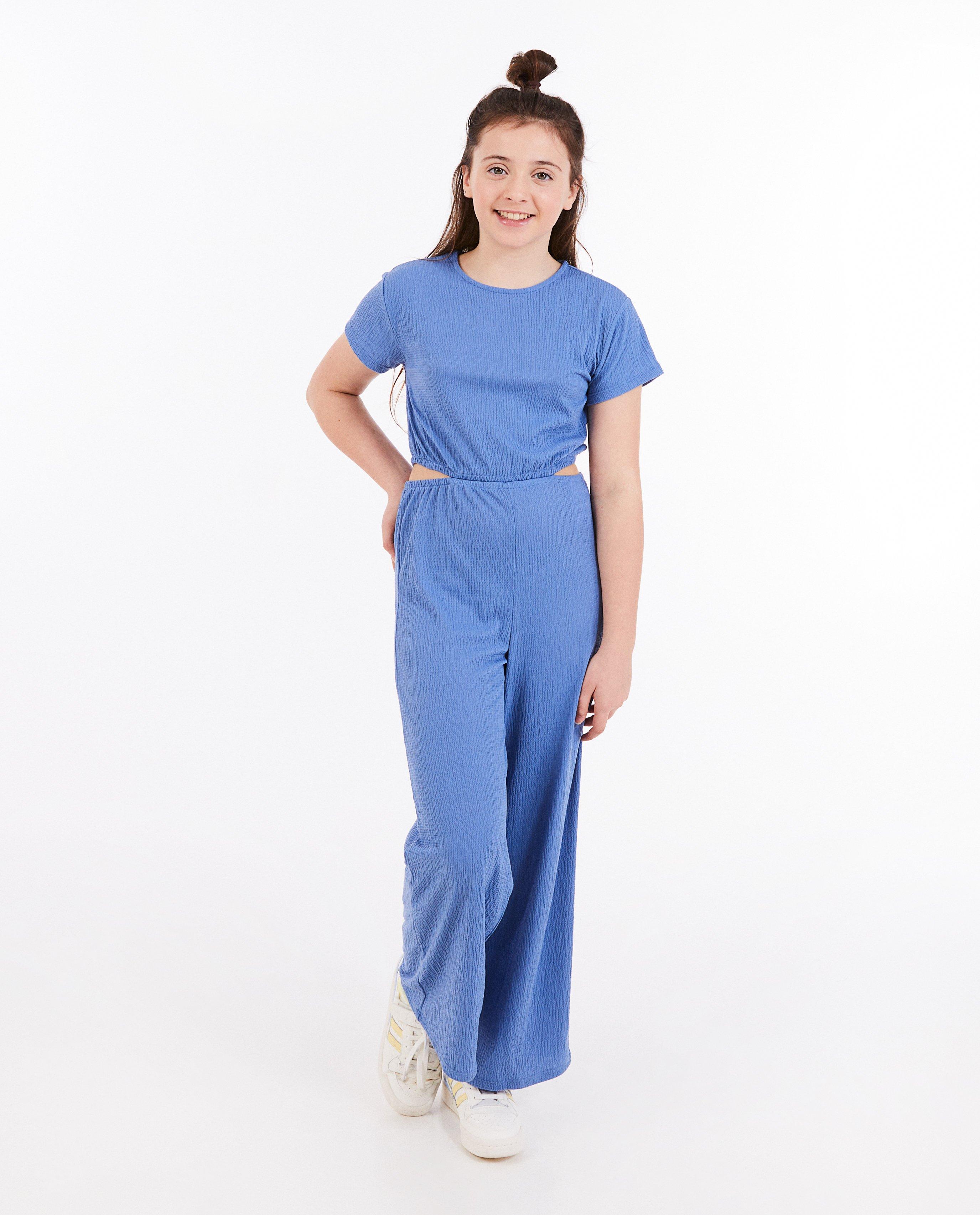 Combinaison avec des d&eacute;coupes - D&eacute;tails du produit - bleu - image num&eacute;ro 2