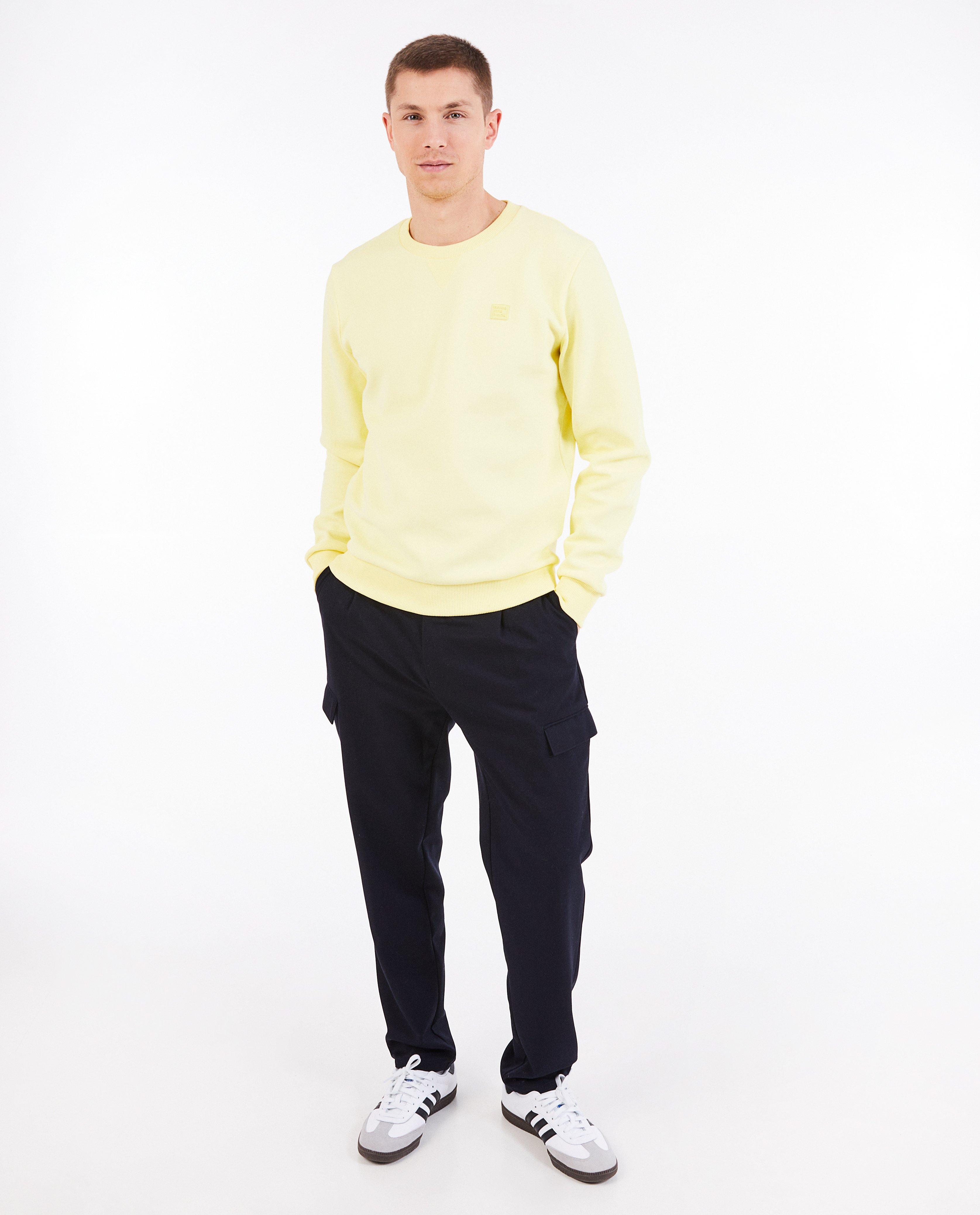 Sweaters - Gele sweater met patch, heren