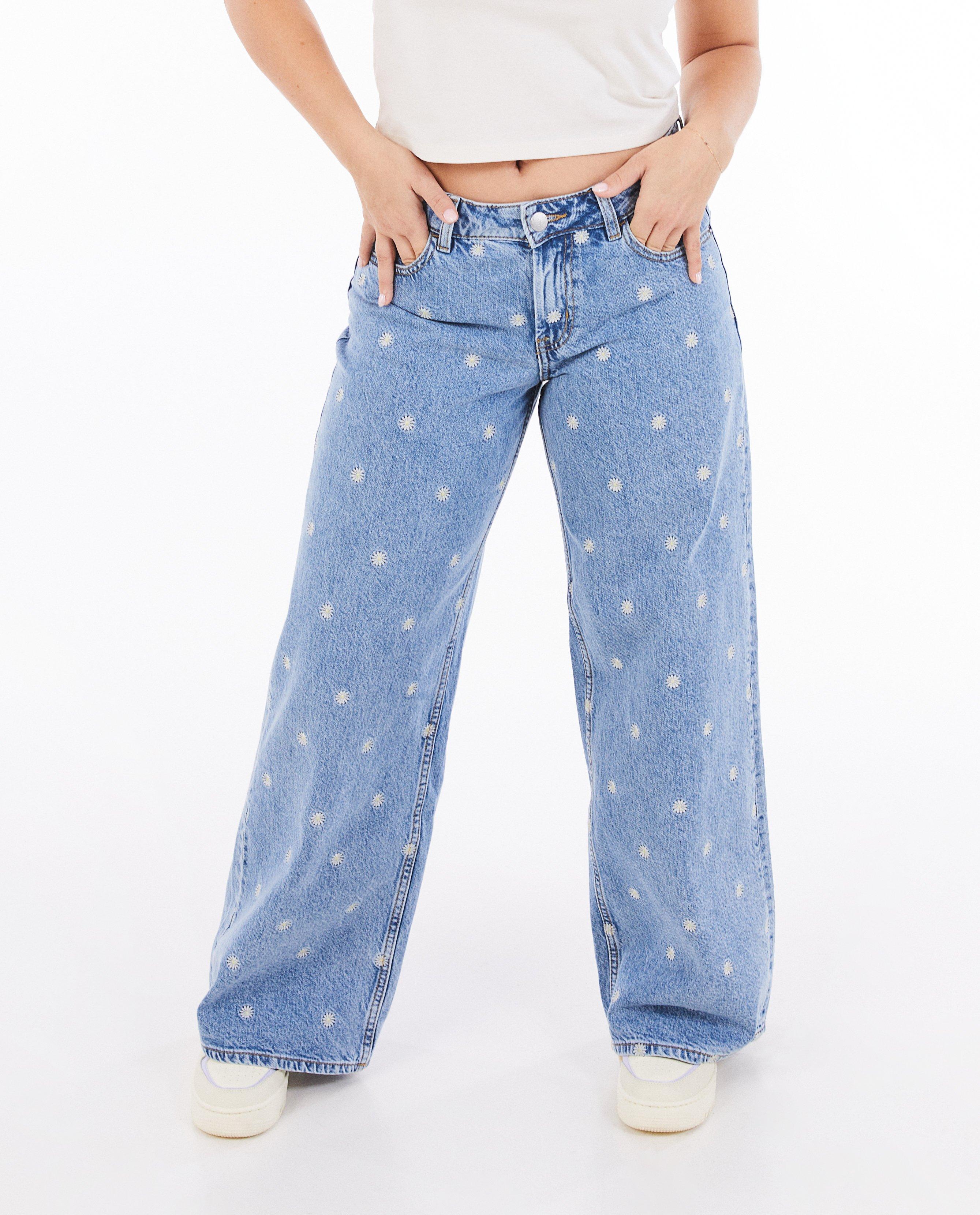 Jeans - Jeans à fleurs brodées, coupe ample