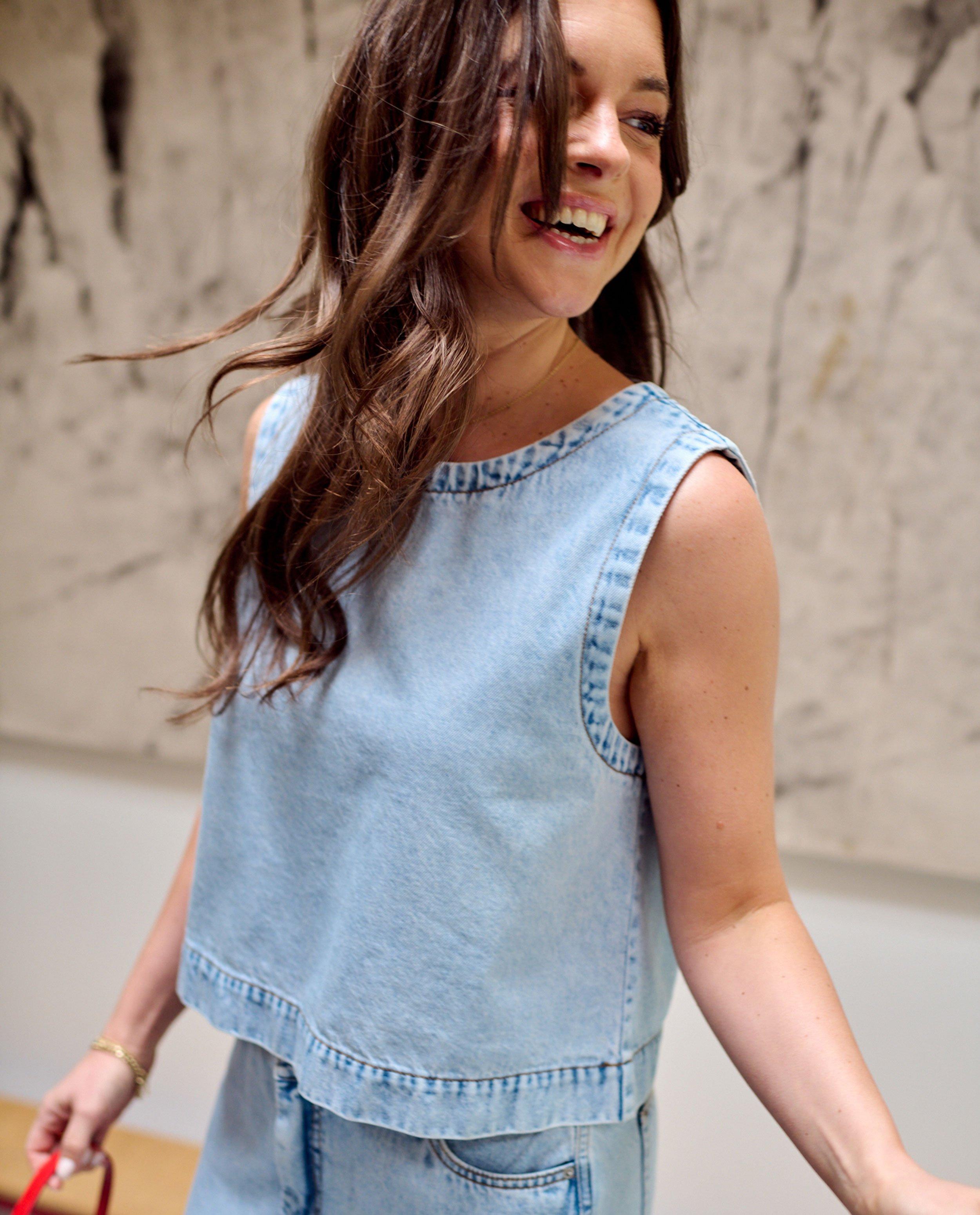 Top bleu en jeans - D&eacute;tails du produit - bleu clair - image num&eacute;ro 1