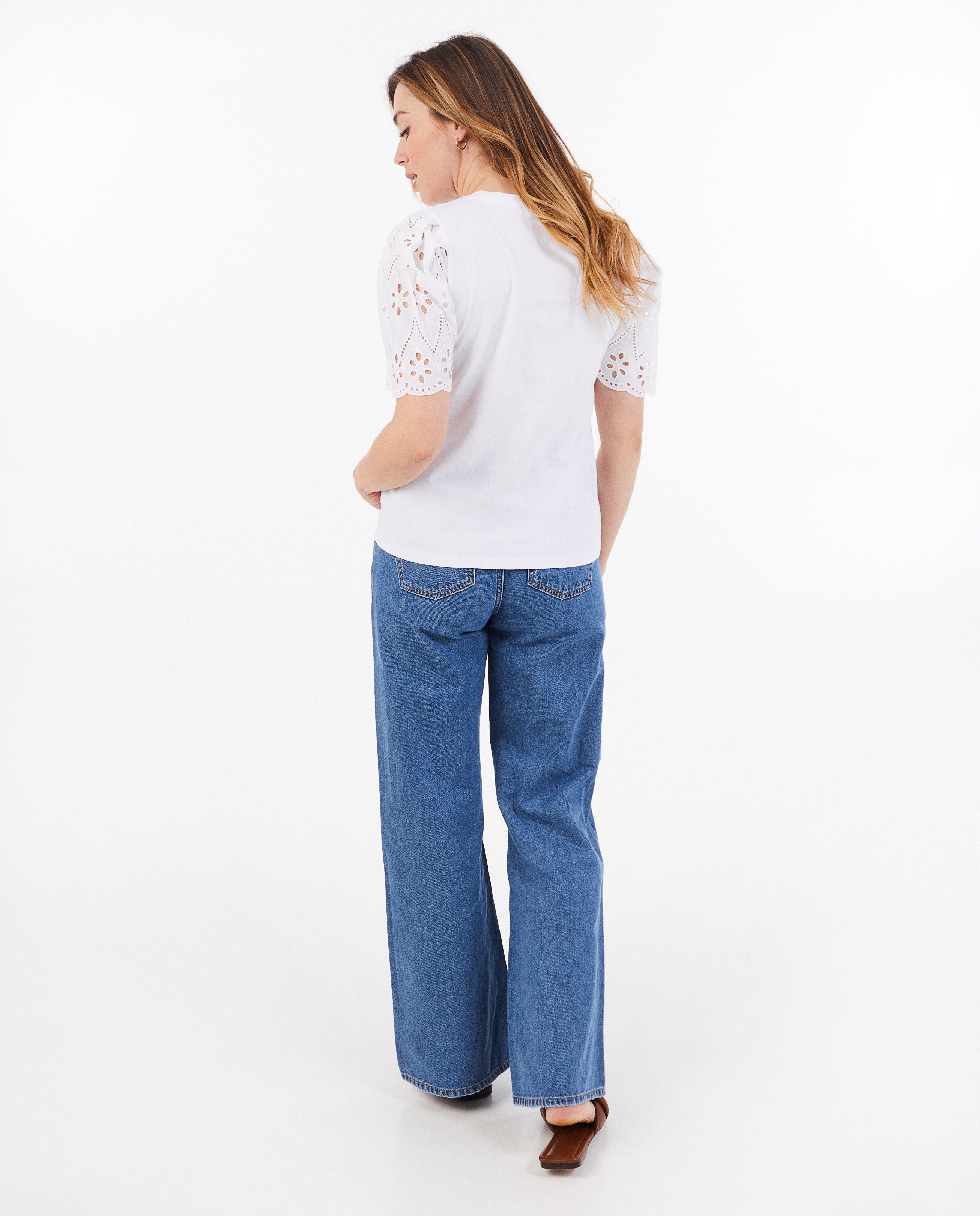T-shirts - T-shirt met broderie anglaise