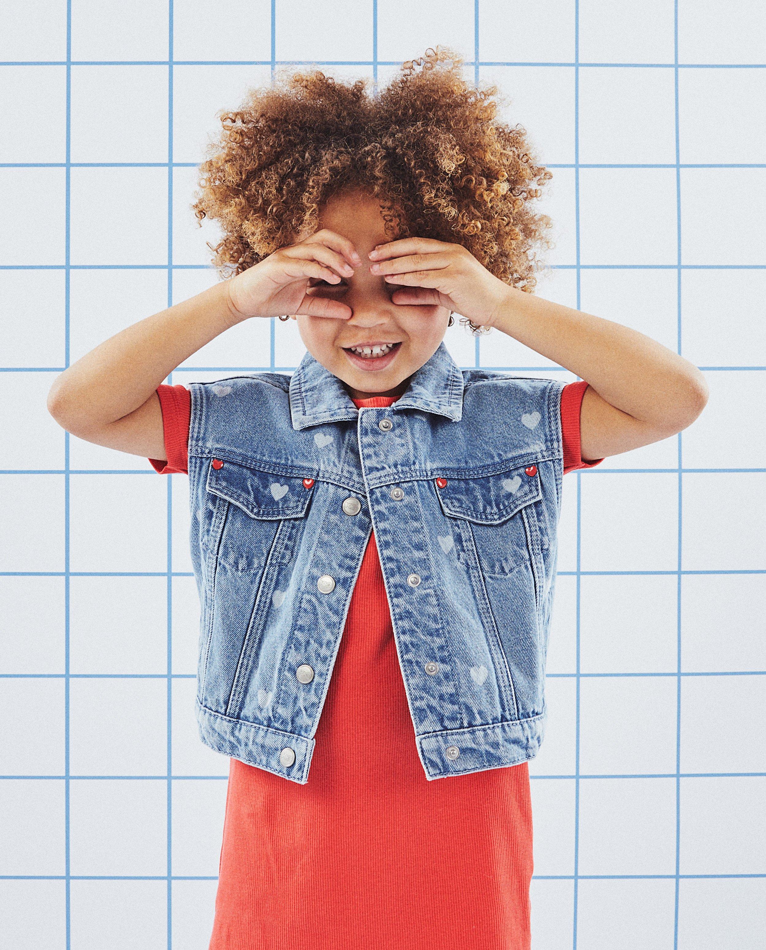 Jeansvest met hartjes K3 De 3 Biggetjes - null - K3