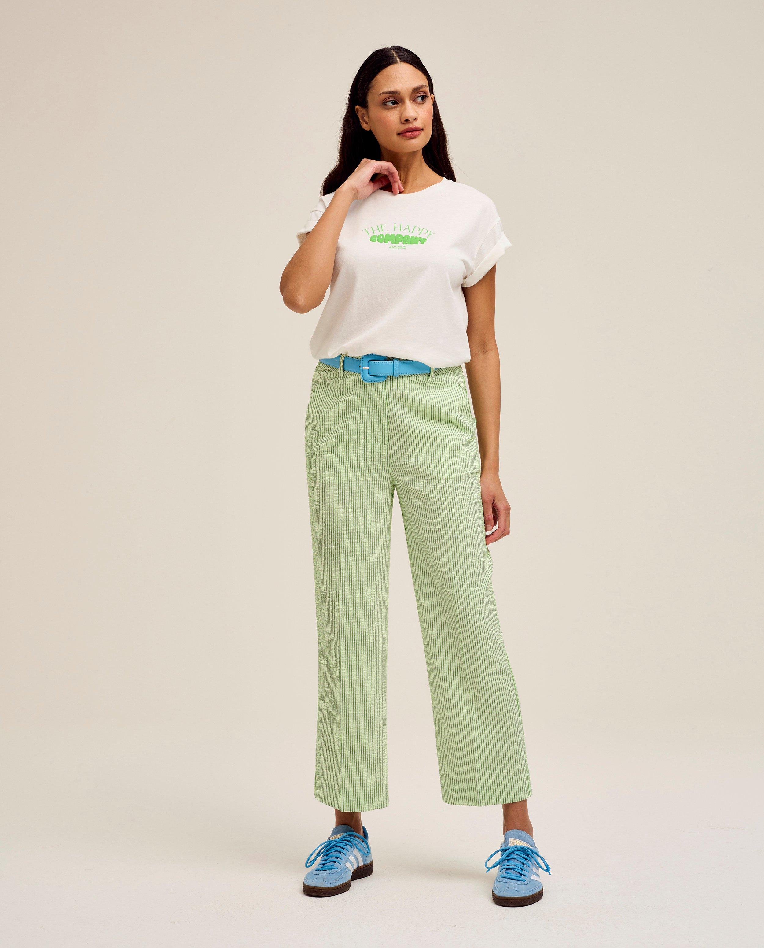T-shirts - T-shirt met opschrift in reliëf