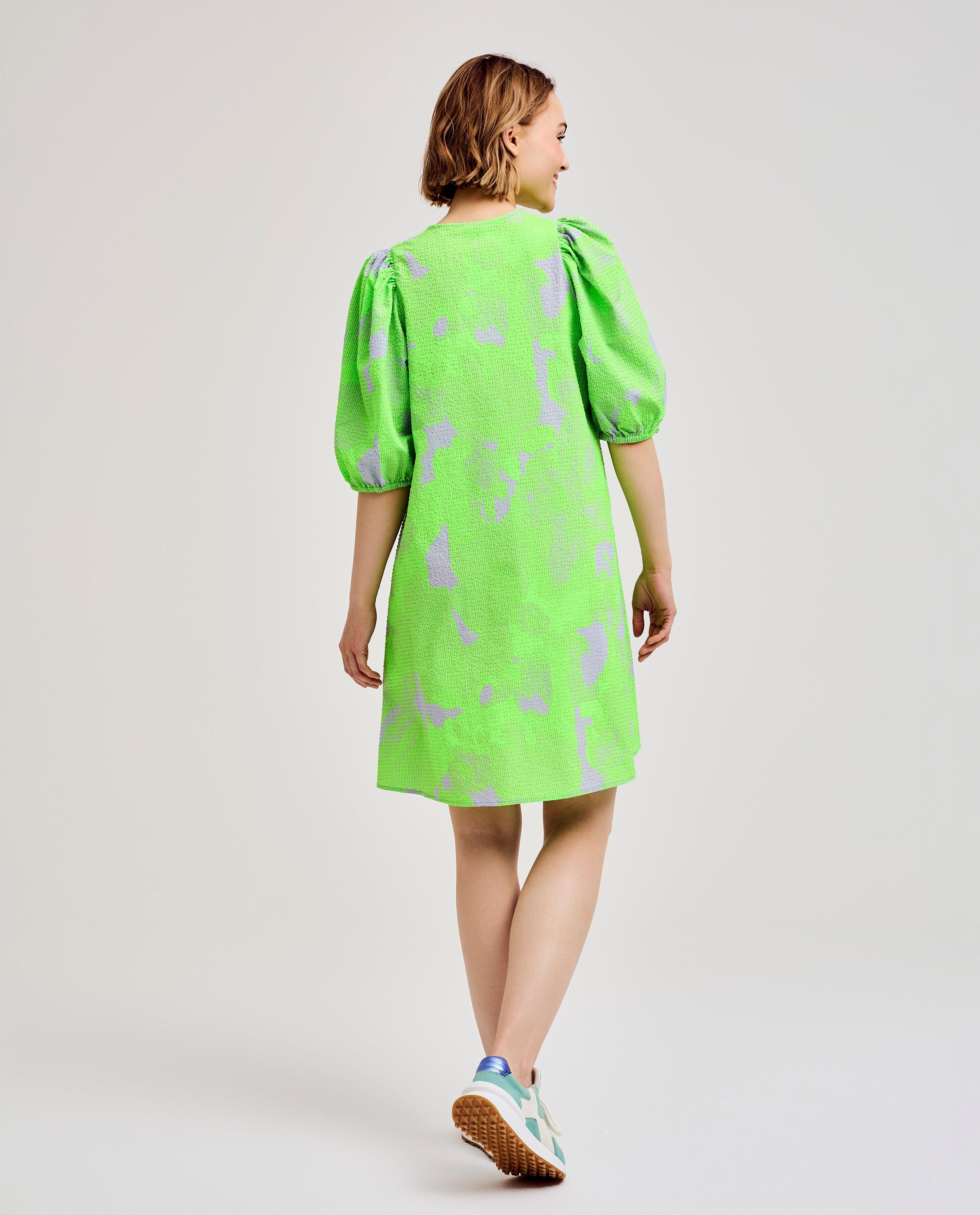 Jurk met bloemenprint - Product Detail - felgroen - afbeelding nummer 3