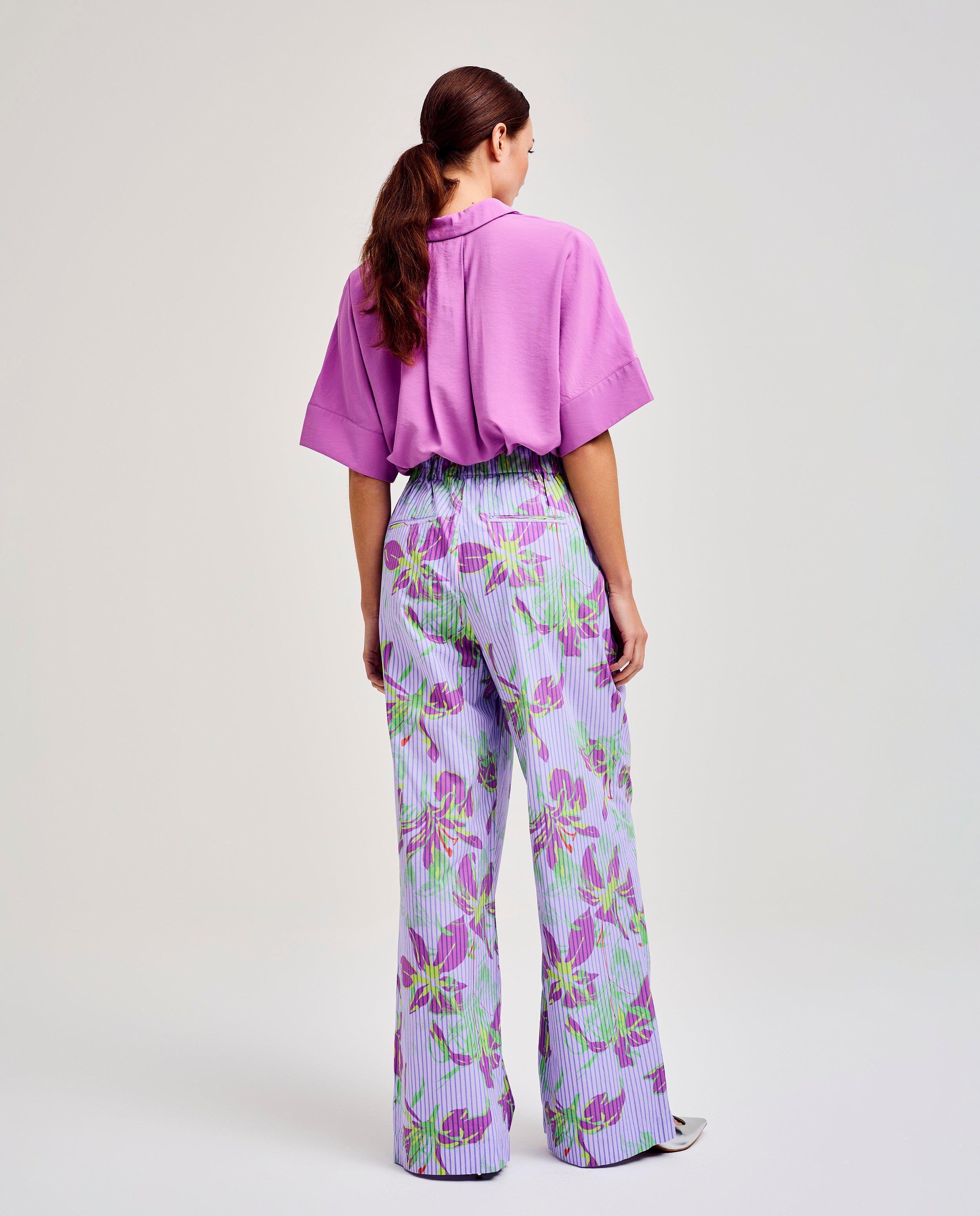 Blouse met geborduurde bloem - Product Detail - lila - afbeelding nummer 3