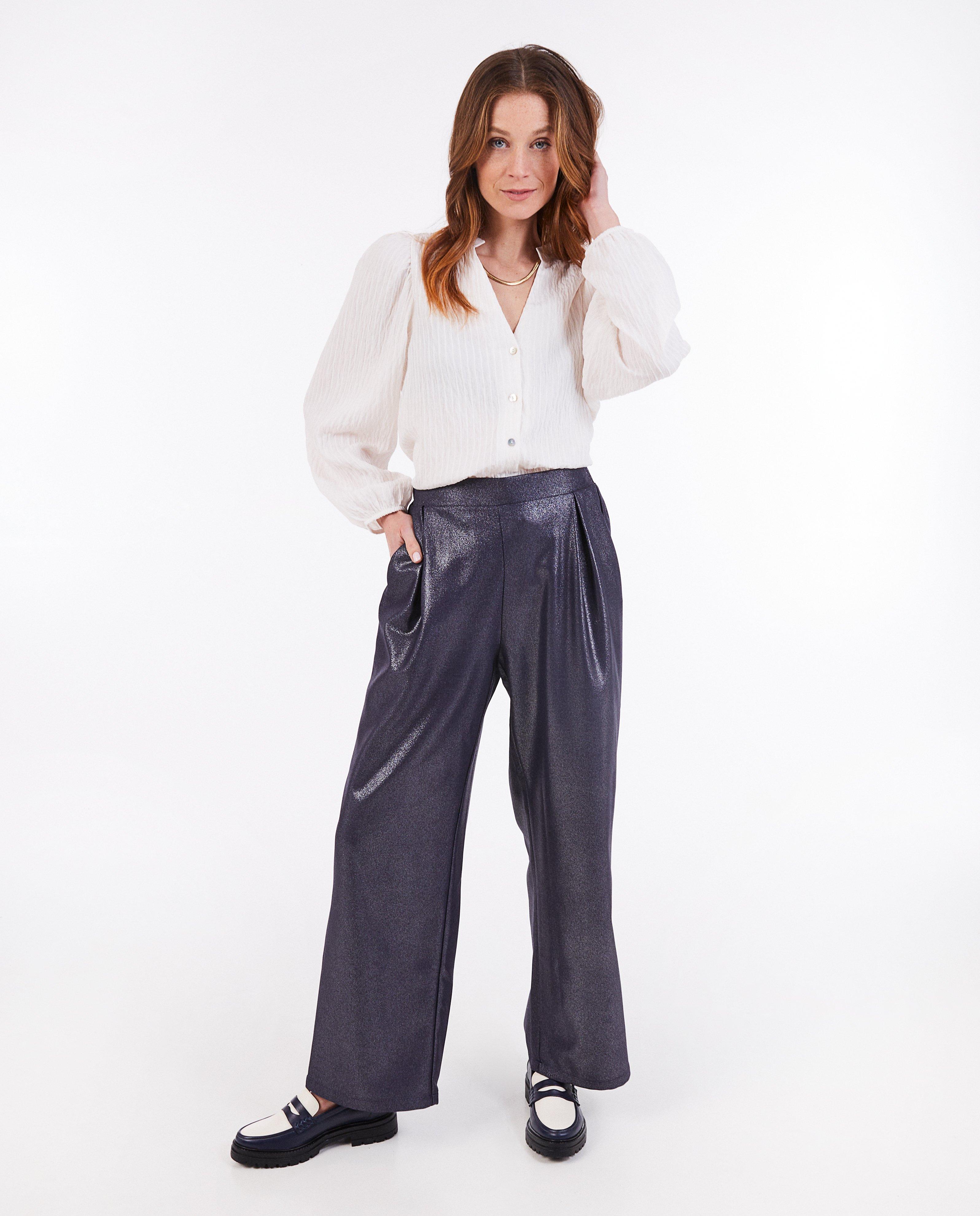 Pantalon bleu fonc&eacute; &agrave; paillettes, coupe ample - D&eacute;tails du produit - bleu fonc&eacute; - image num&eacute;ro 2