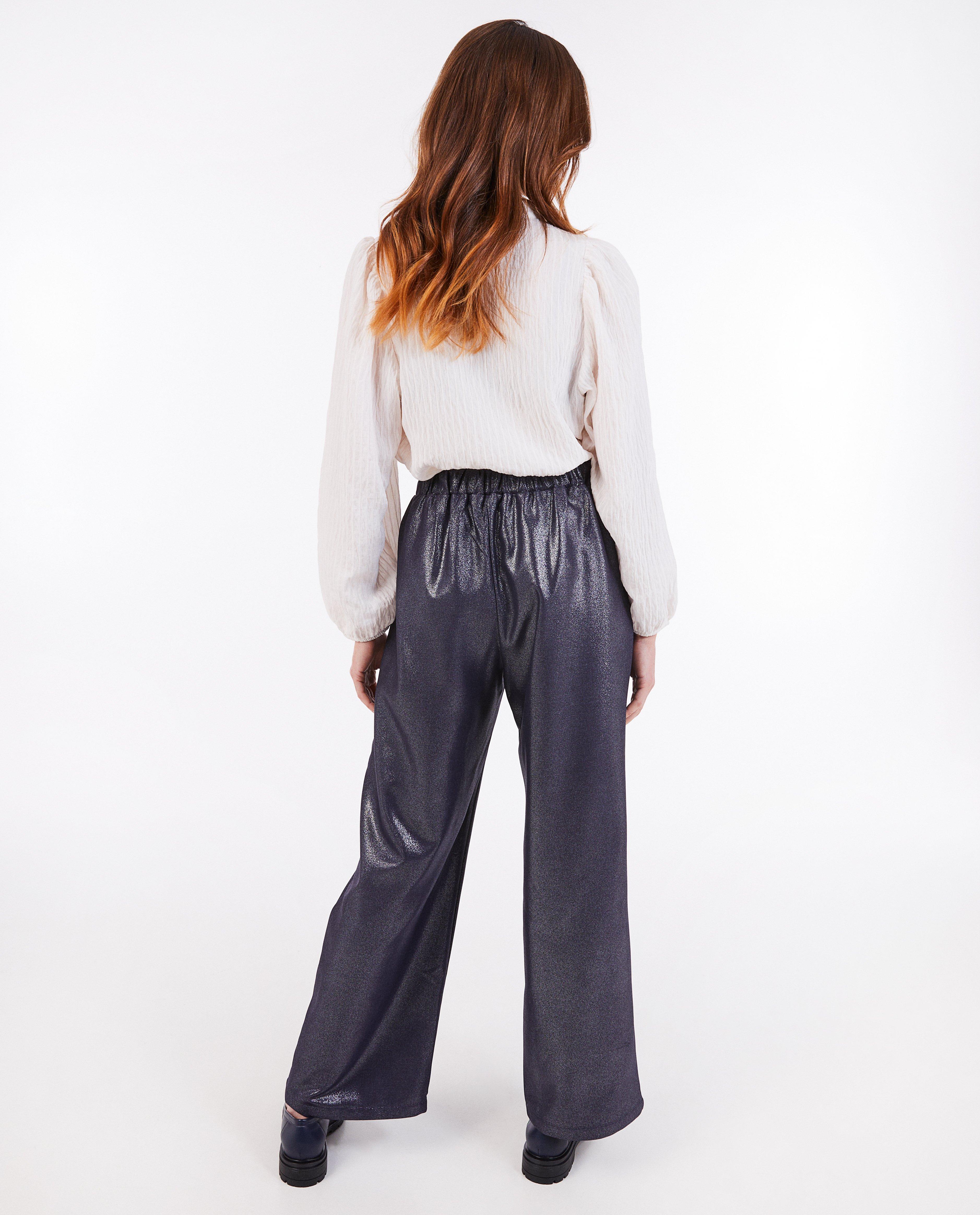 Pantalon bleu fonc&eacute; &agrave; paillettes, coupe ample - D&eacute;tails du produit - bleu fonc&eacute; - image num&eacute;ro 3