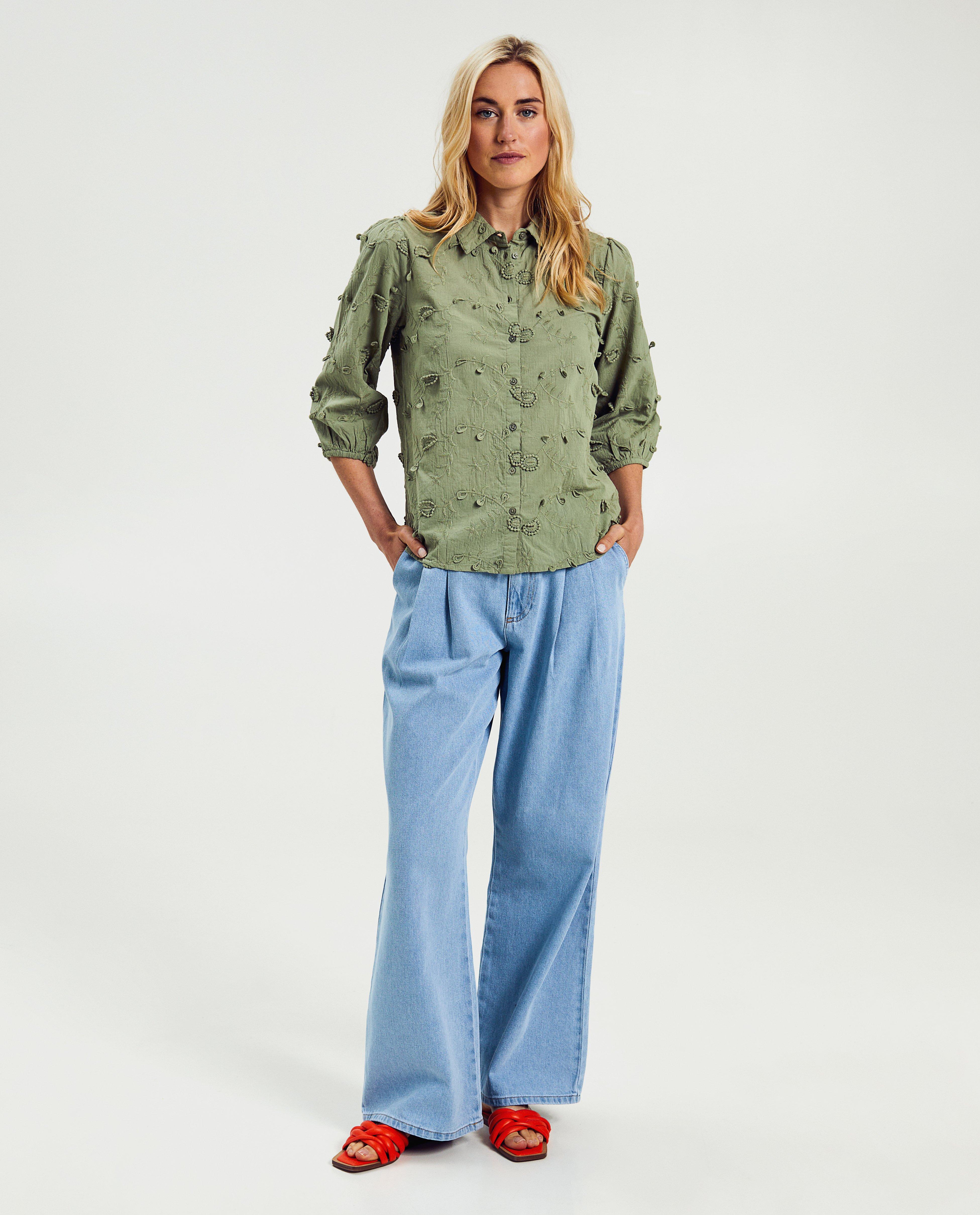 Hemden - Blouse met geborduurde bloemen