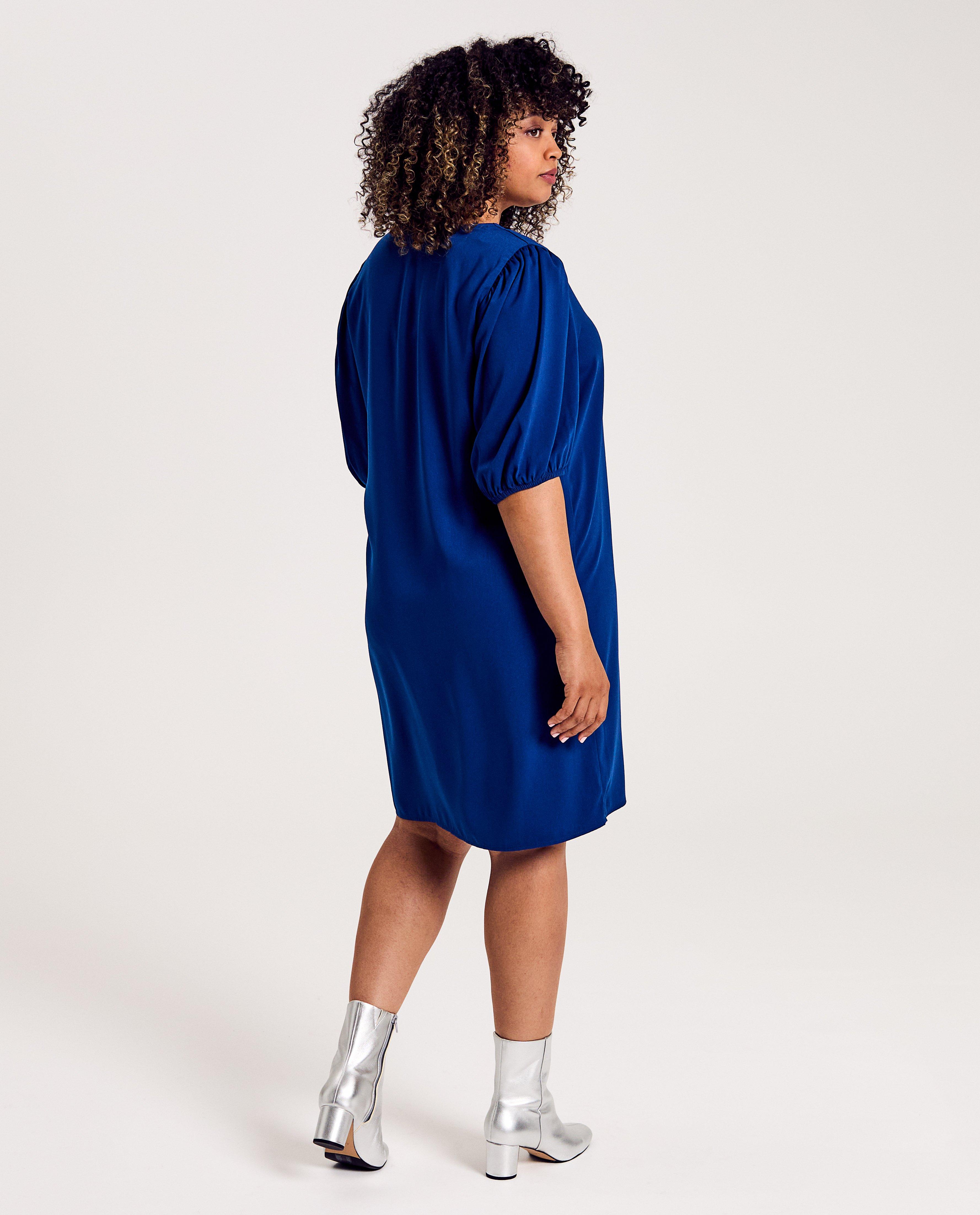 Robes - Robe noire structurée