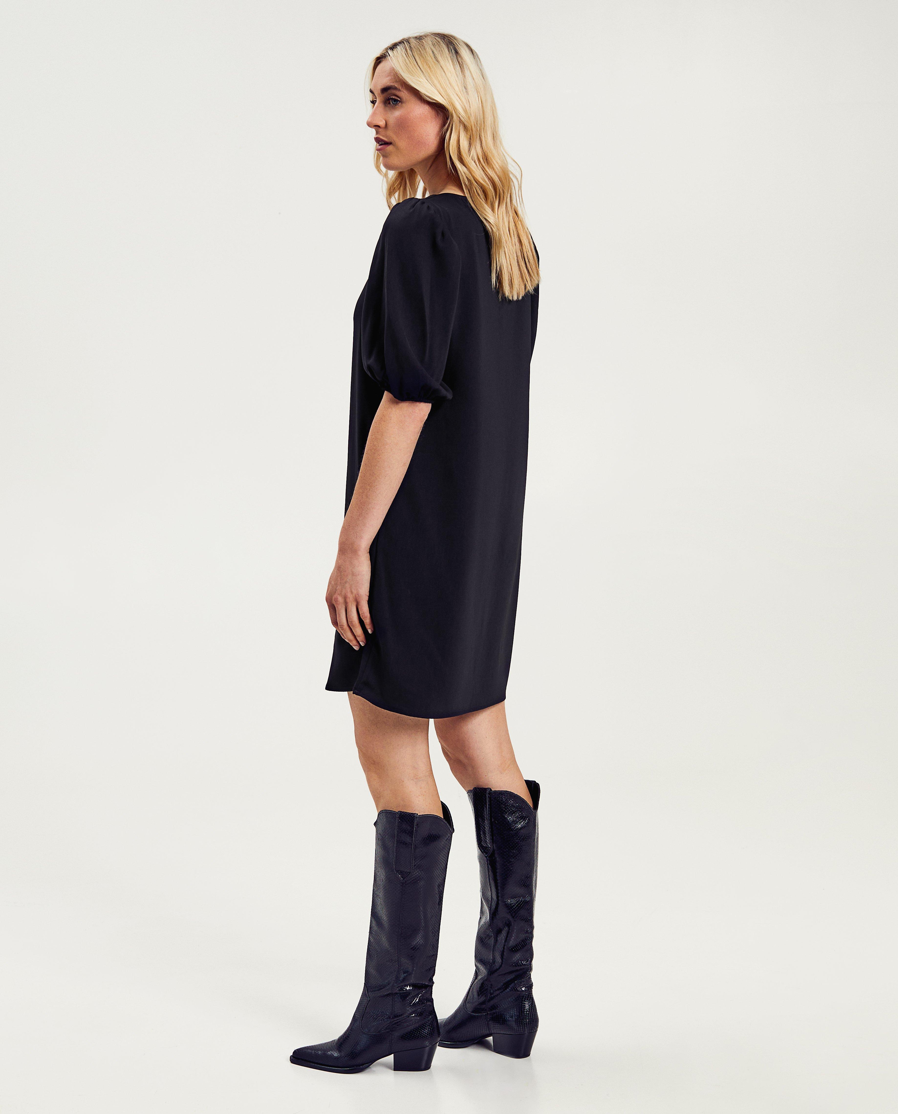 Robes - Robe noire structurée