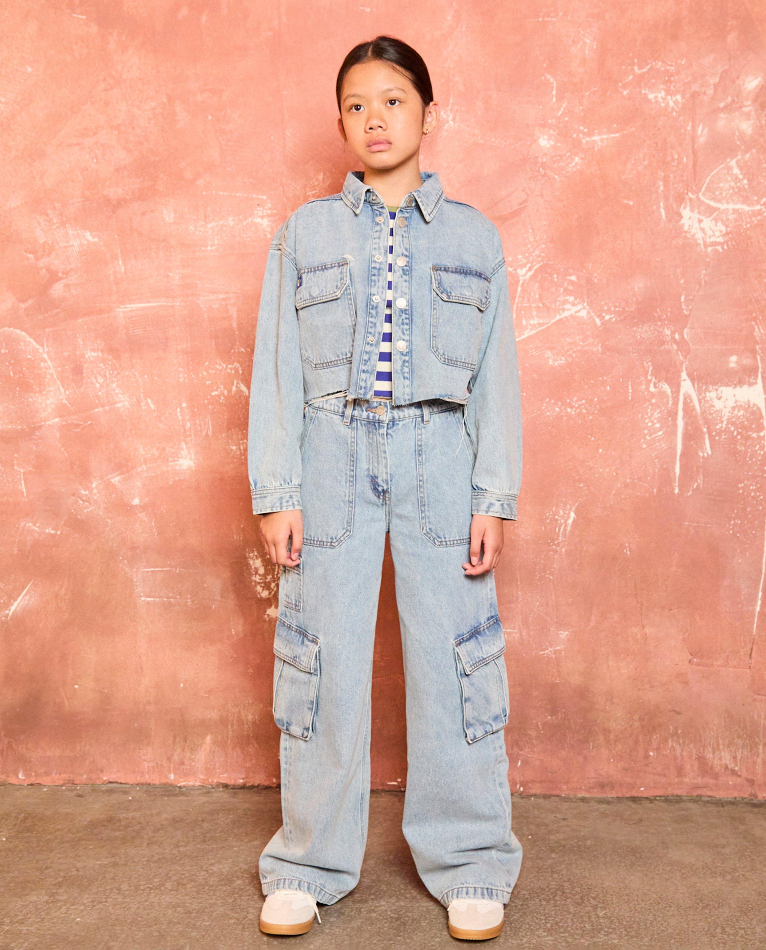 Lichtblauw jeansvest, 6-14 jaar - Product Detail - lichtblauw - afbeelding nummer 2