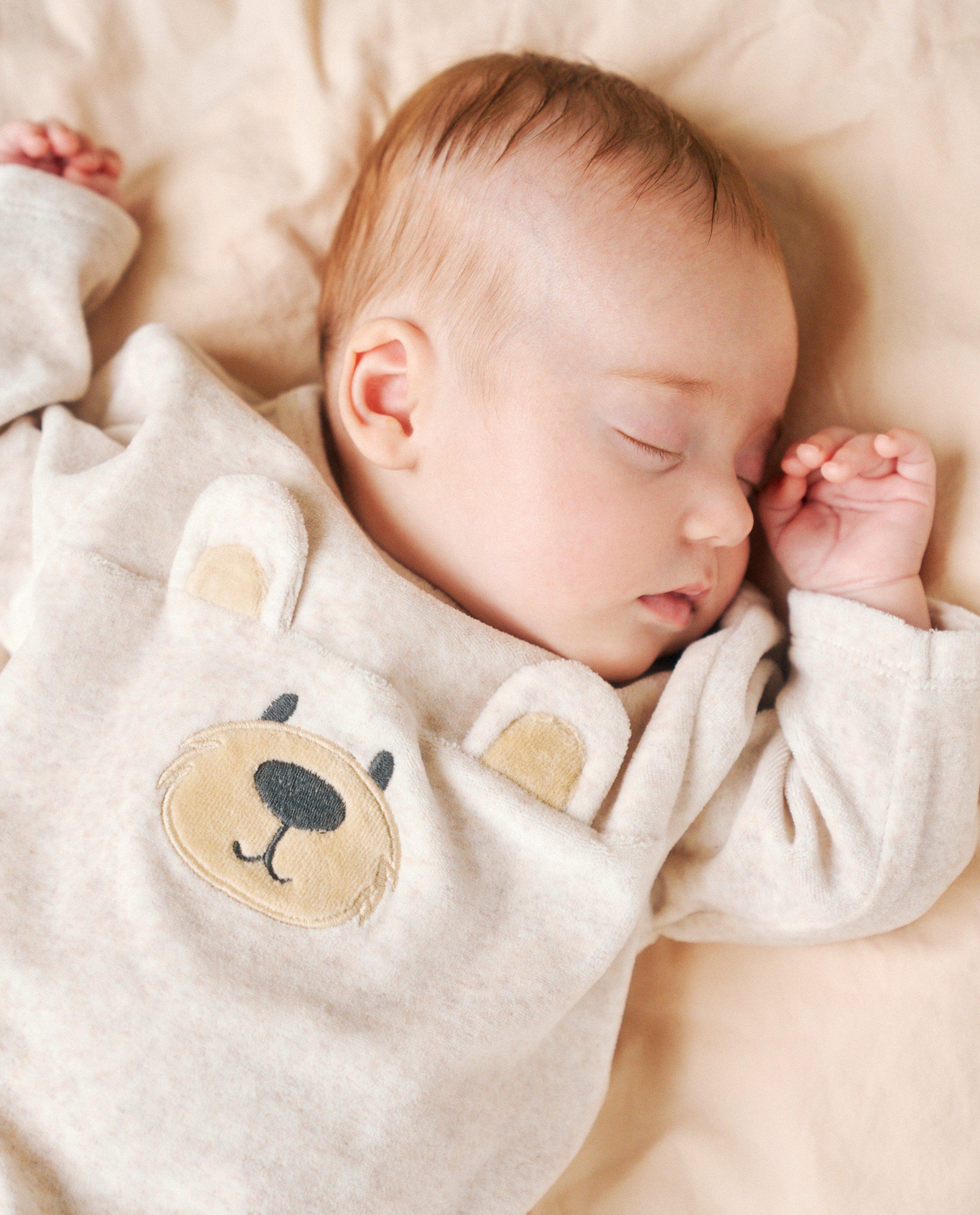 Pyjama met voetjes - null - Cuddles and Smiles
