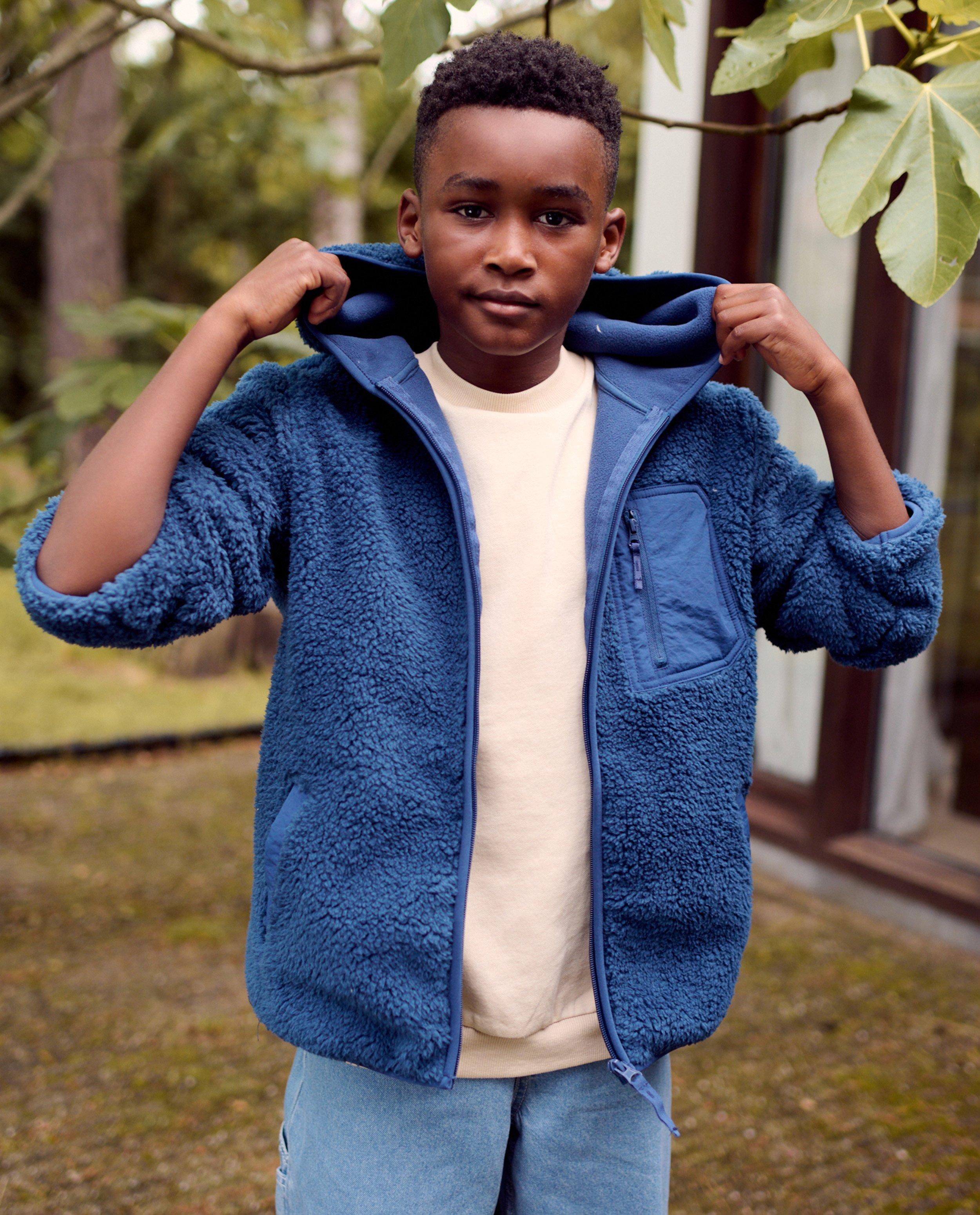 Teddy vest van 100% gerecycleerd polyester, 7-14 jaar - null - Fish & Chips