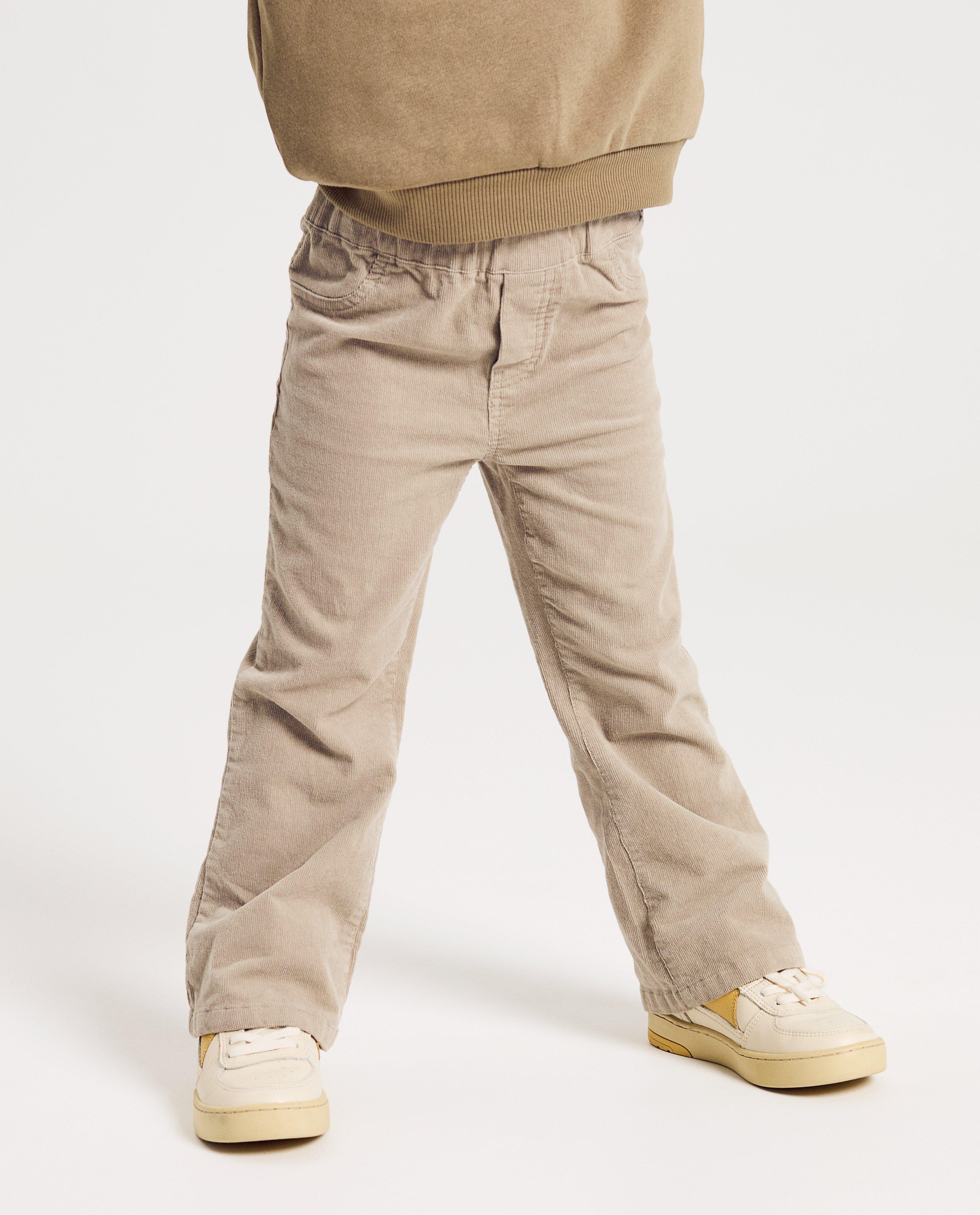 Pantalons - Pantalon en fin velours côtelé, coupe bootcut
