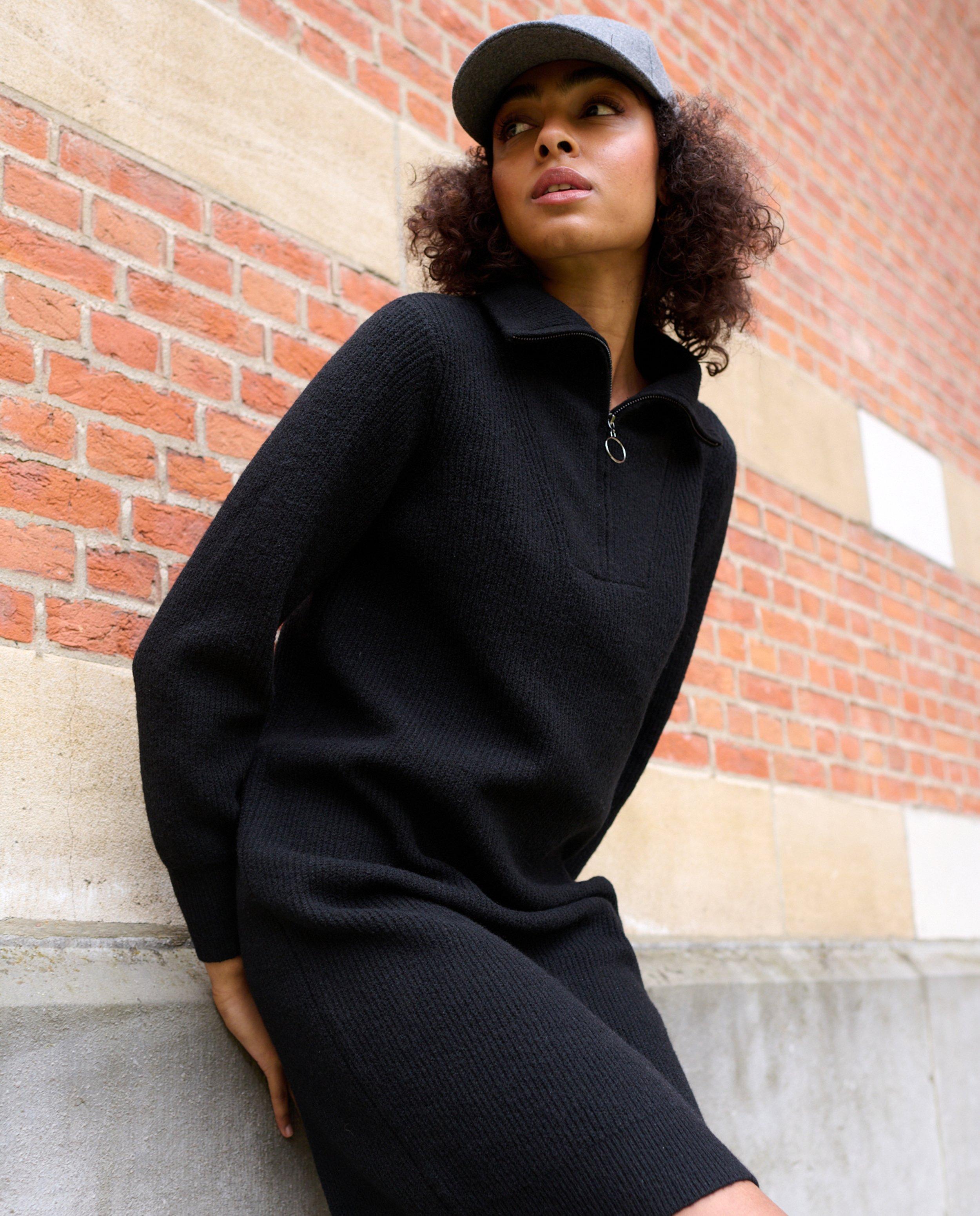 Robe en tricot avec courte fermeture &agrave; glissi&egrave;re - D&eacute;tails du produit - noir - image num&eacute;ro 1