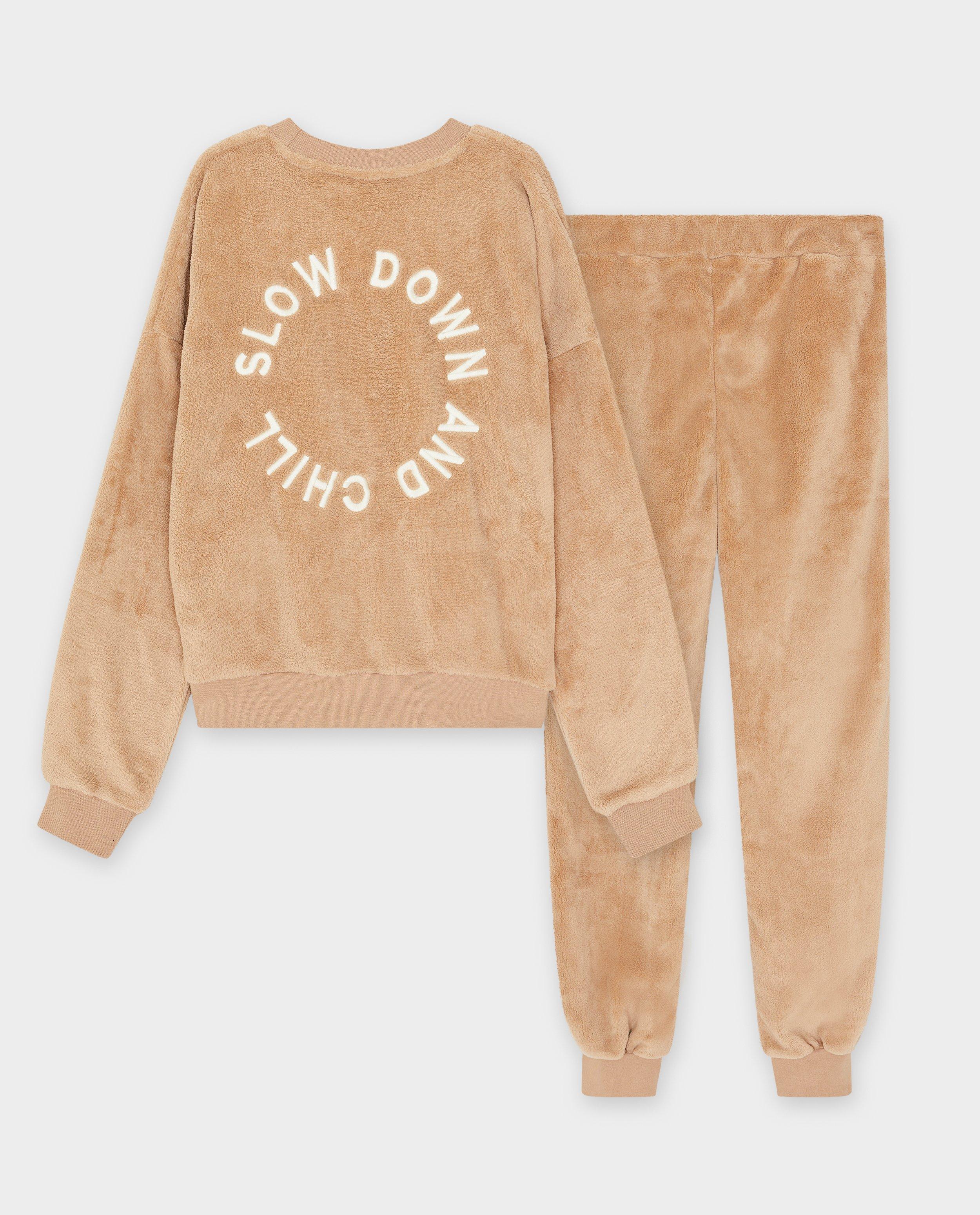 Pyjamas - Pyjama en peluche avec une inscription brodée