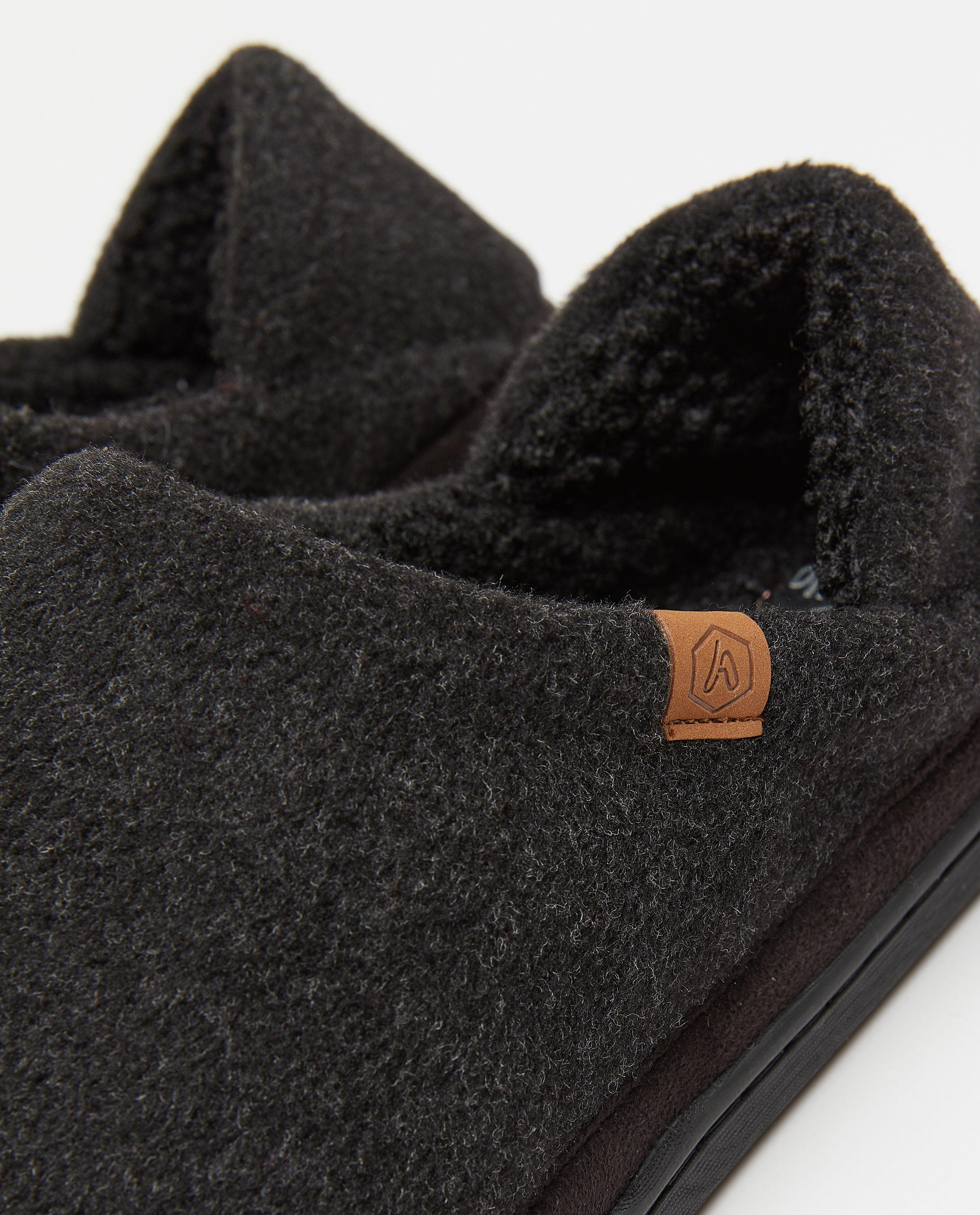 Chaussures - Pantoufles avec intérieur en peluche, hommes