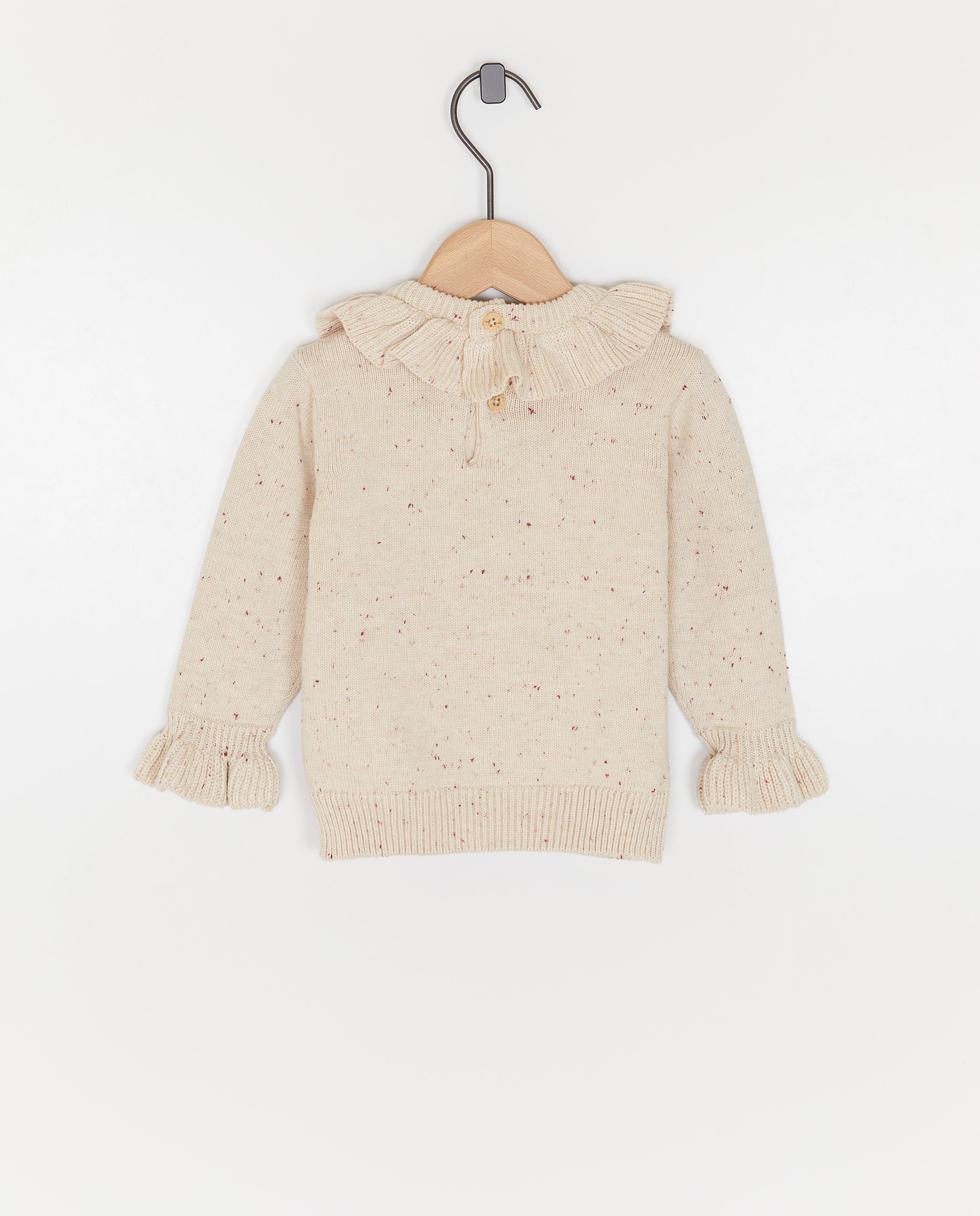 Truien - Beige trui met volantkraag