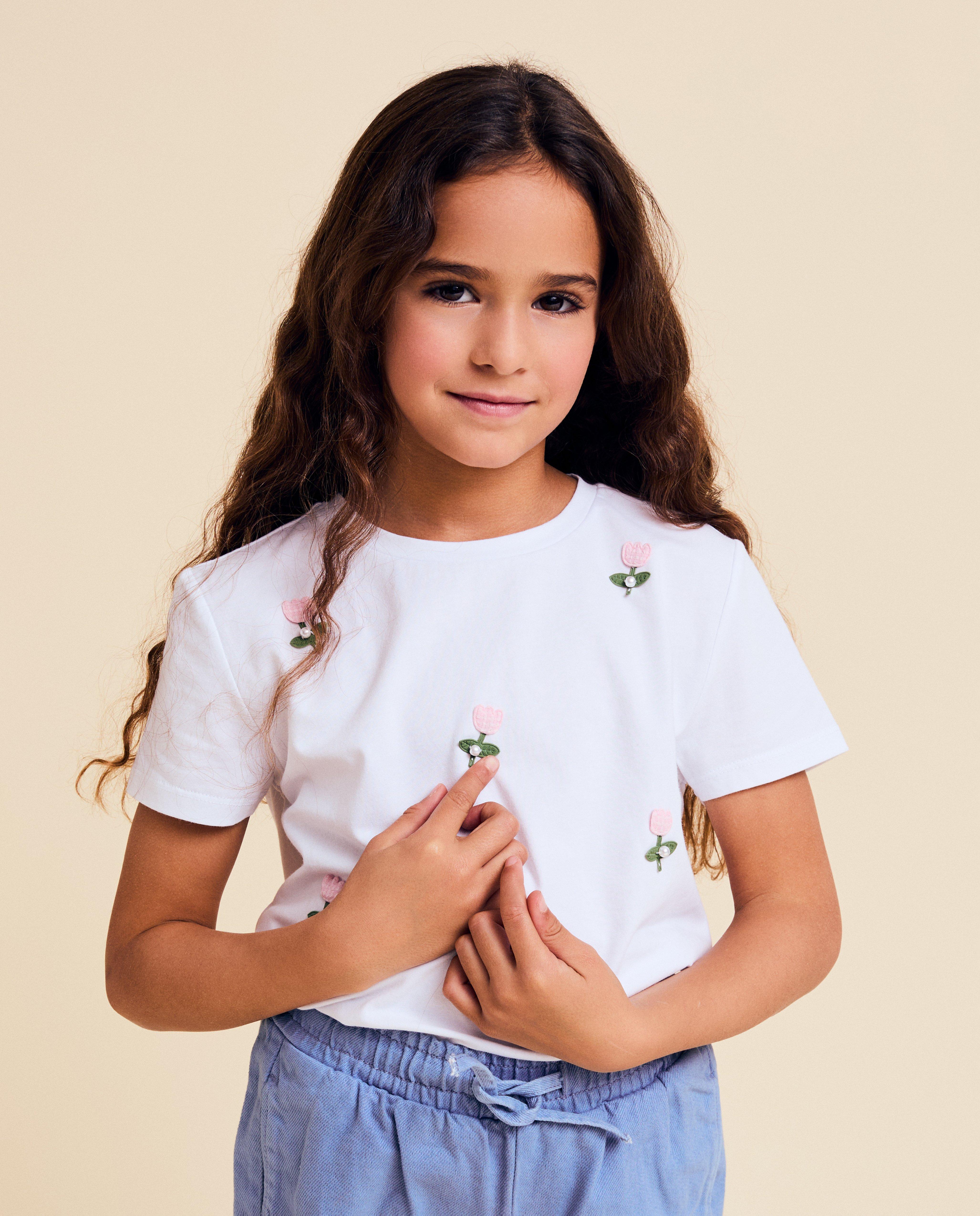 T-shirt met bloemen in reli&euml;f, Special occasions - Product Detail - wit - afbeelding nummer 1