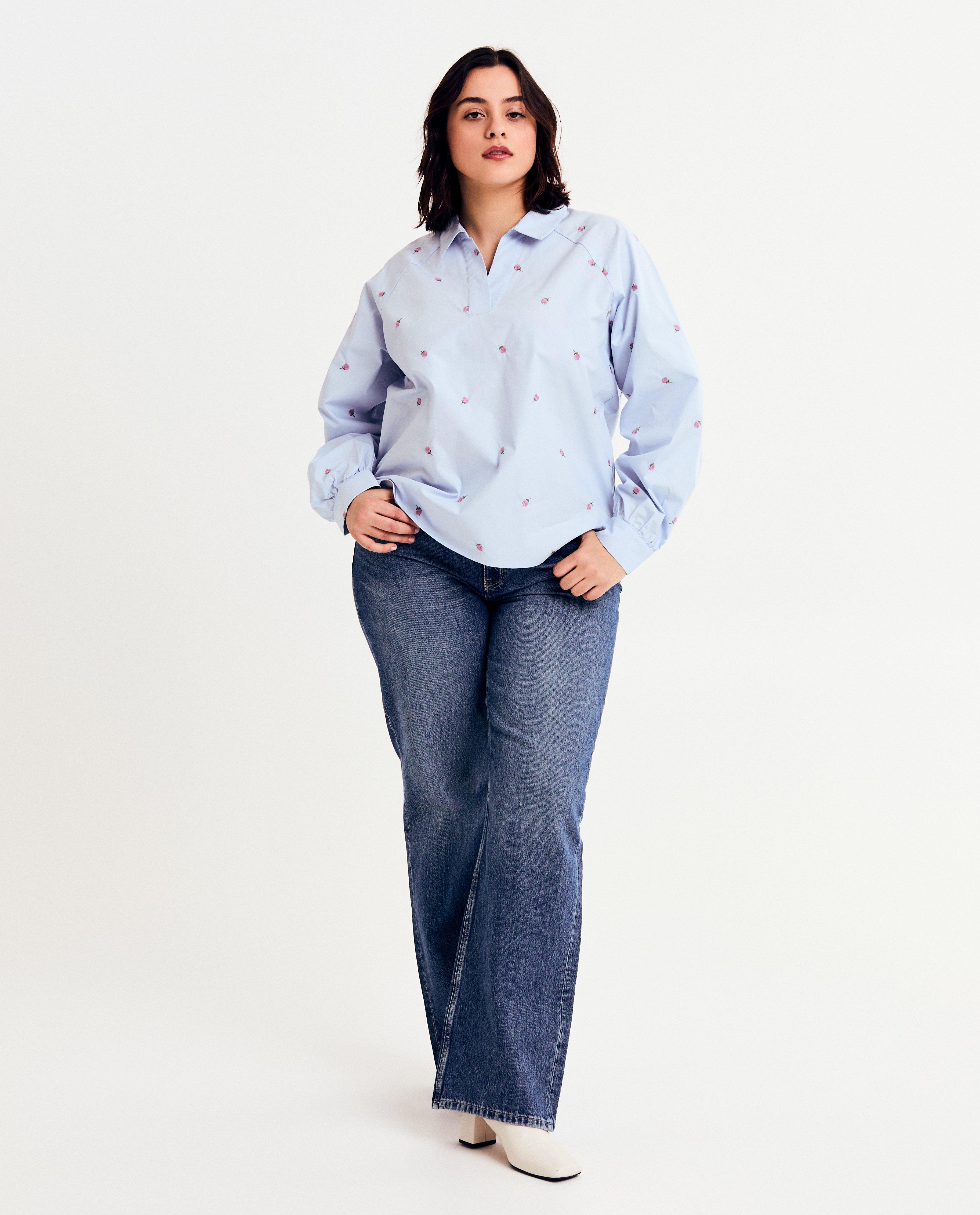 Hemden - Blouse met geborduurde bloemen