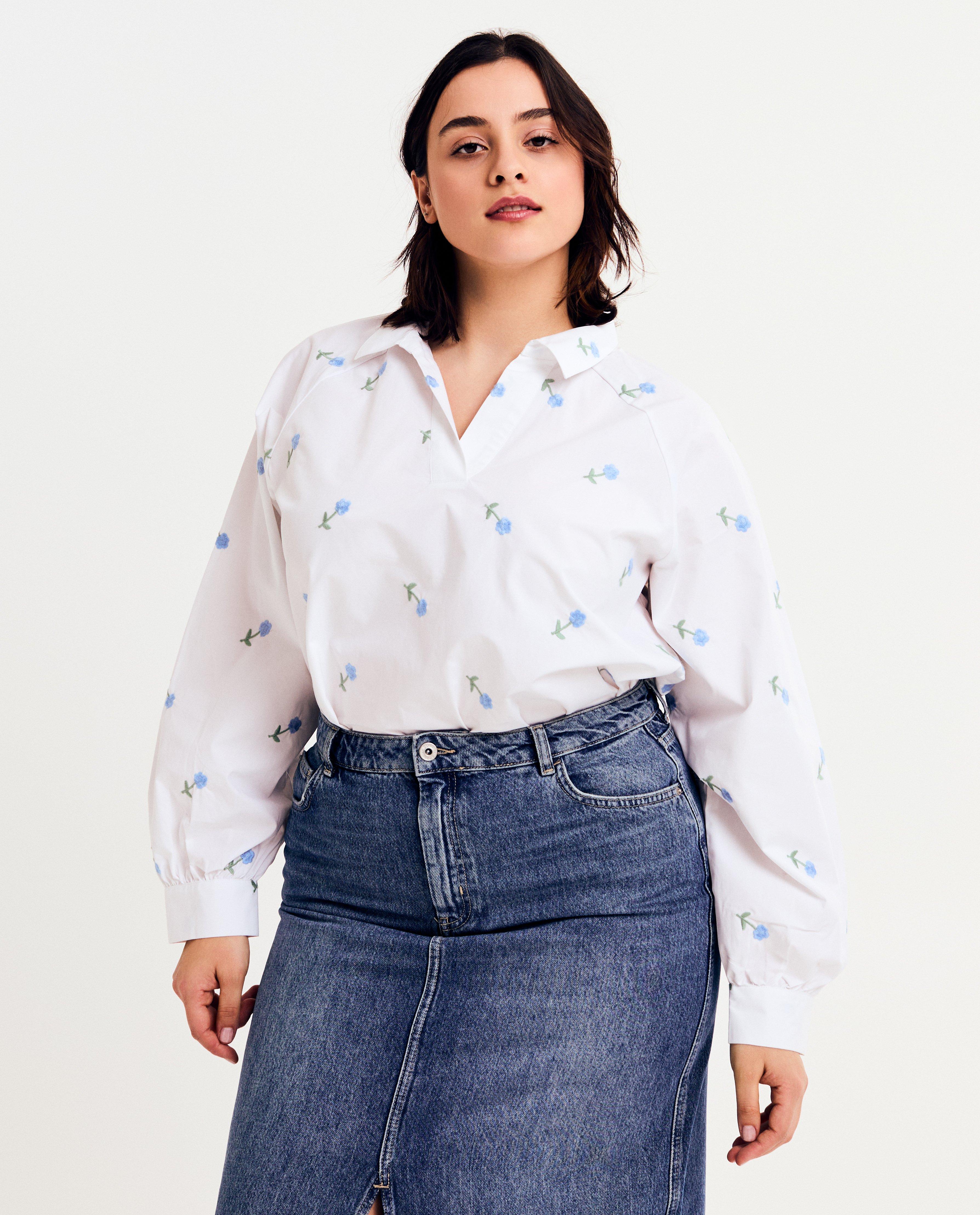 Hemden - Blouse met geborduurde bloemen