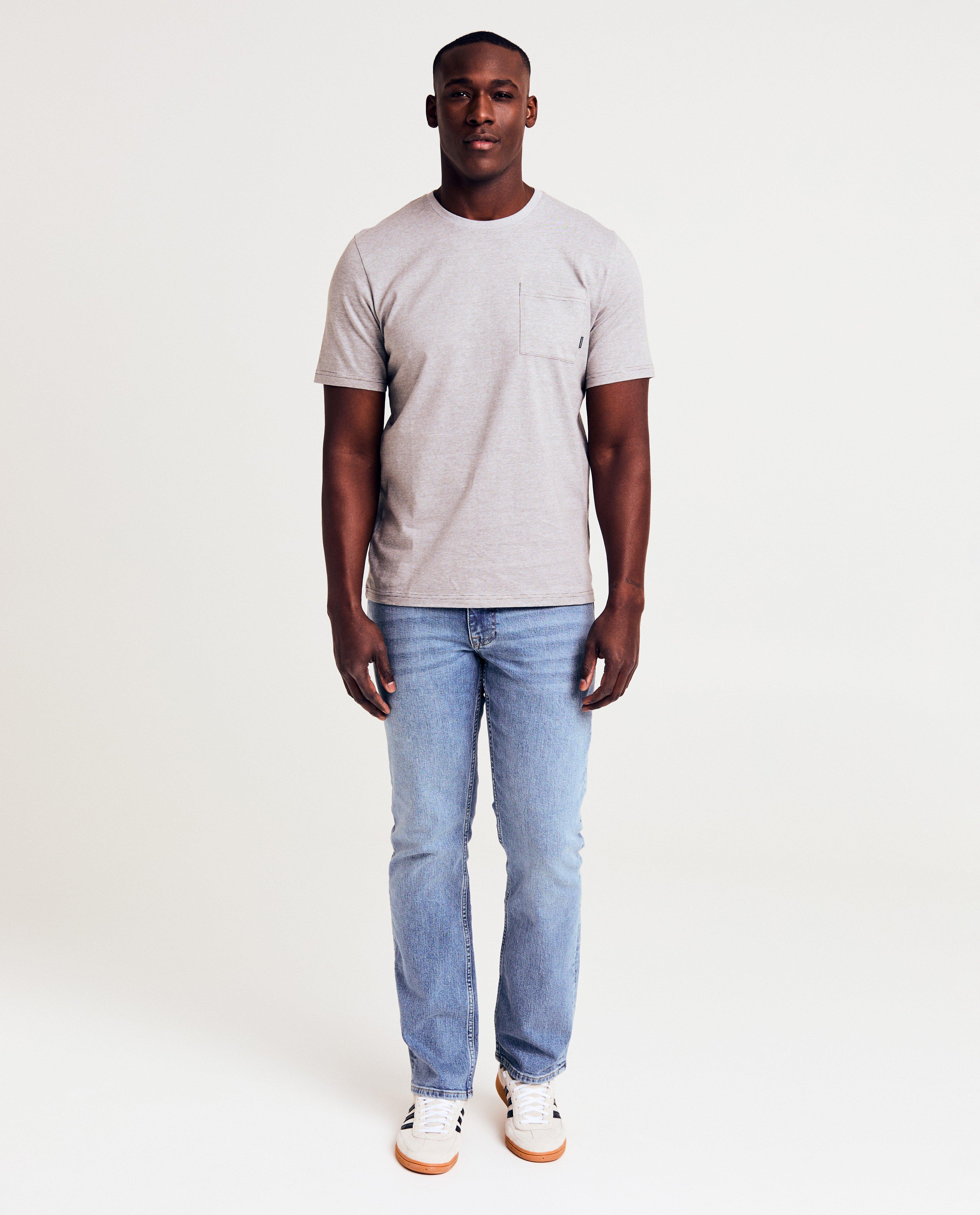 T-shirts - Lichtblauw T-shirt met fijne strepen