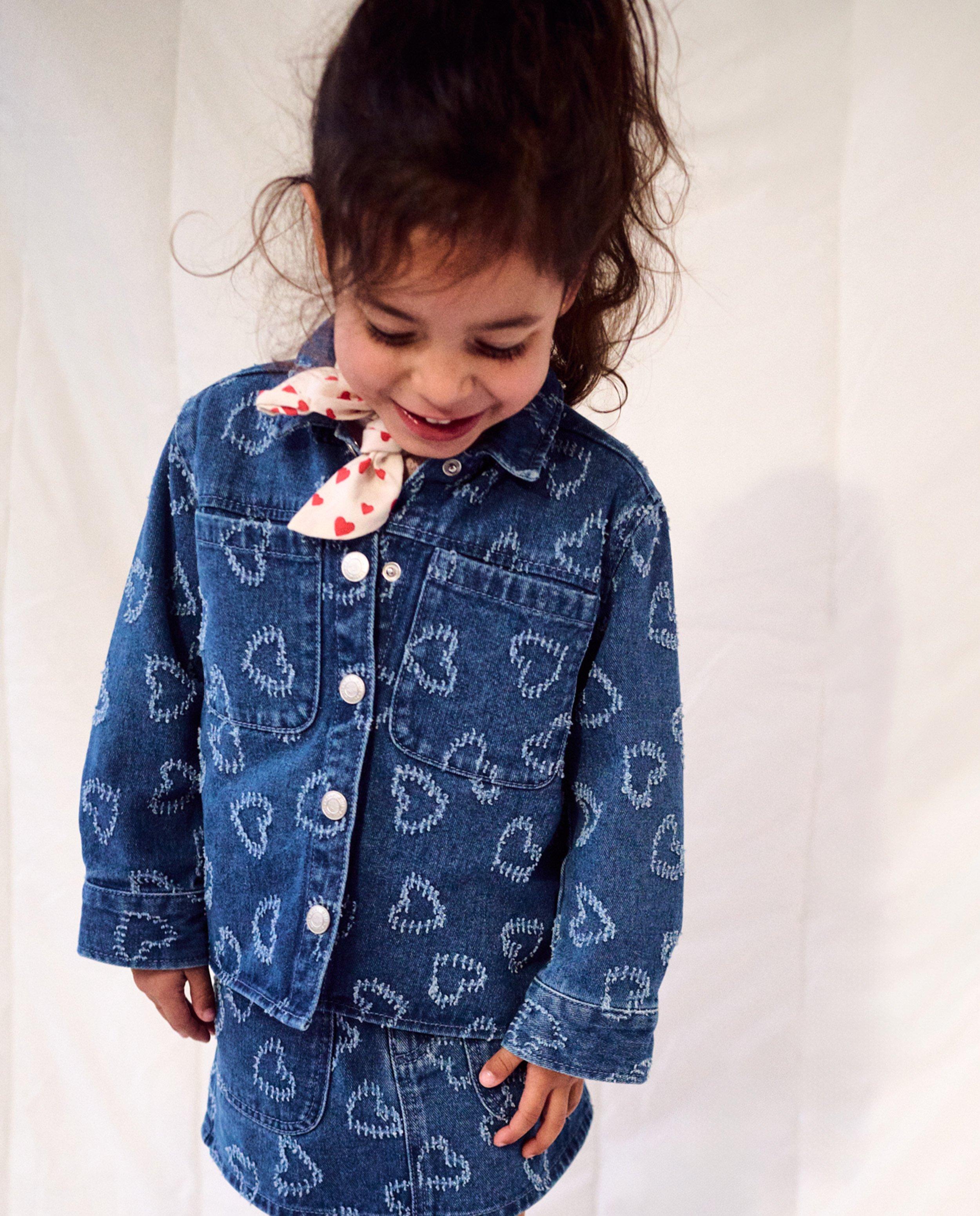 Jeansvest met hartjespatroon, oversized fit, 92-134 - null - Milla Star