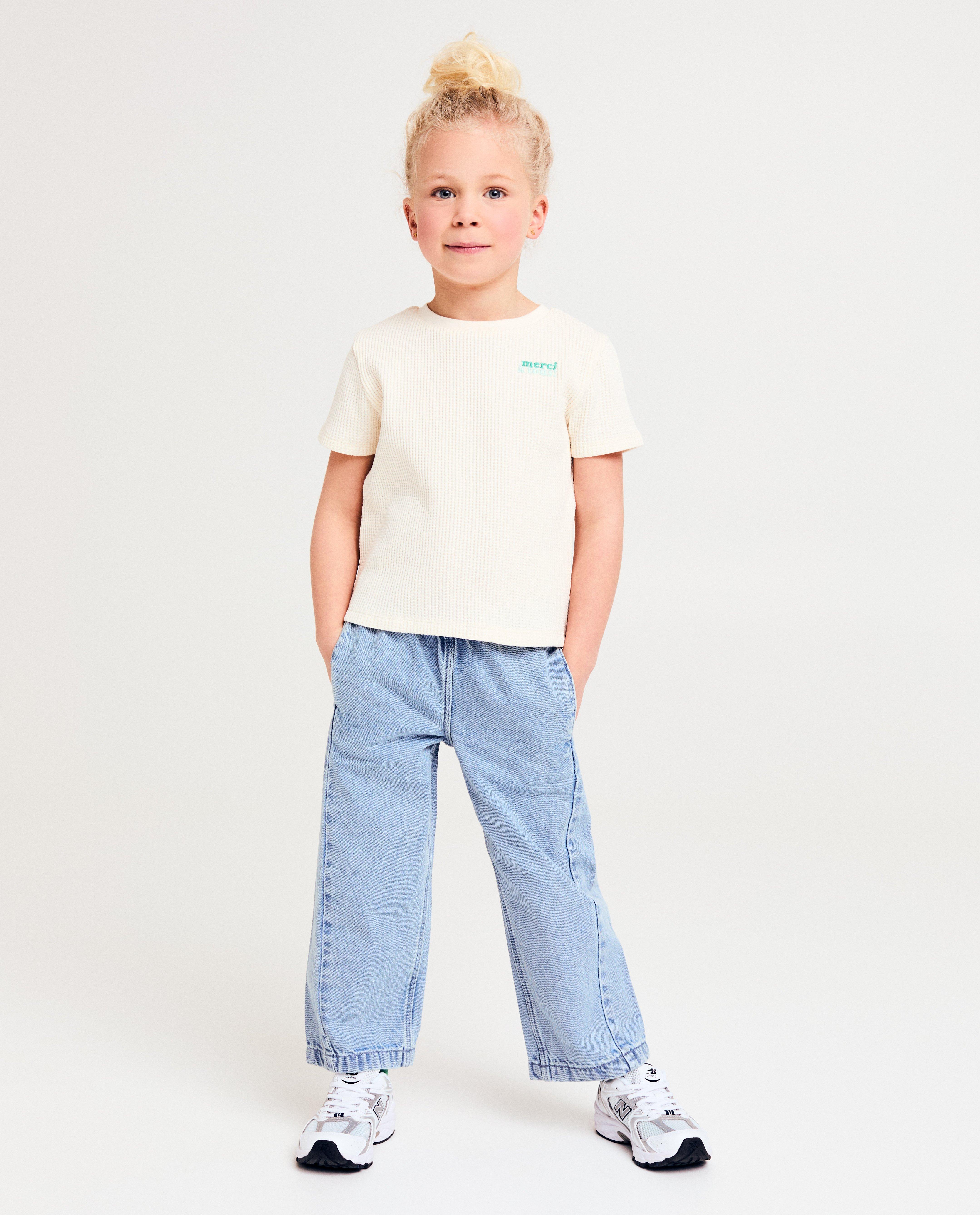 T-shirt à motif gaufré - Détails du produit - blanc - image numéro 2