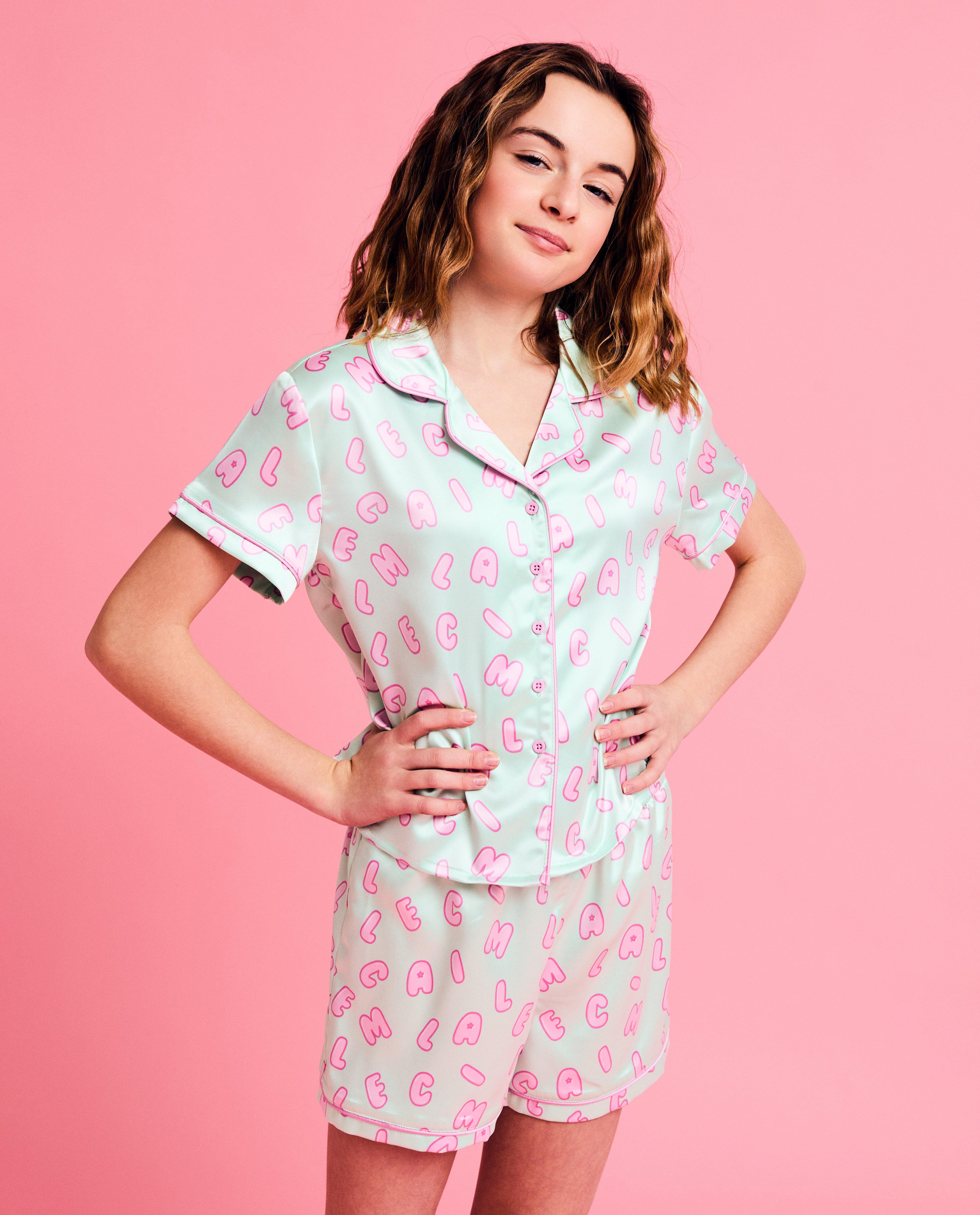 Satijnen pyjama met letterprint, 6-14 jaar - null - CAMILLE