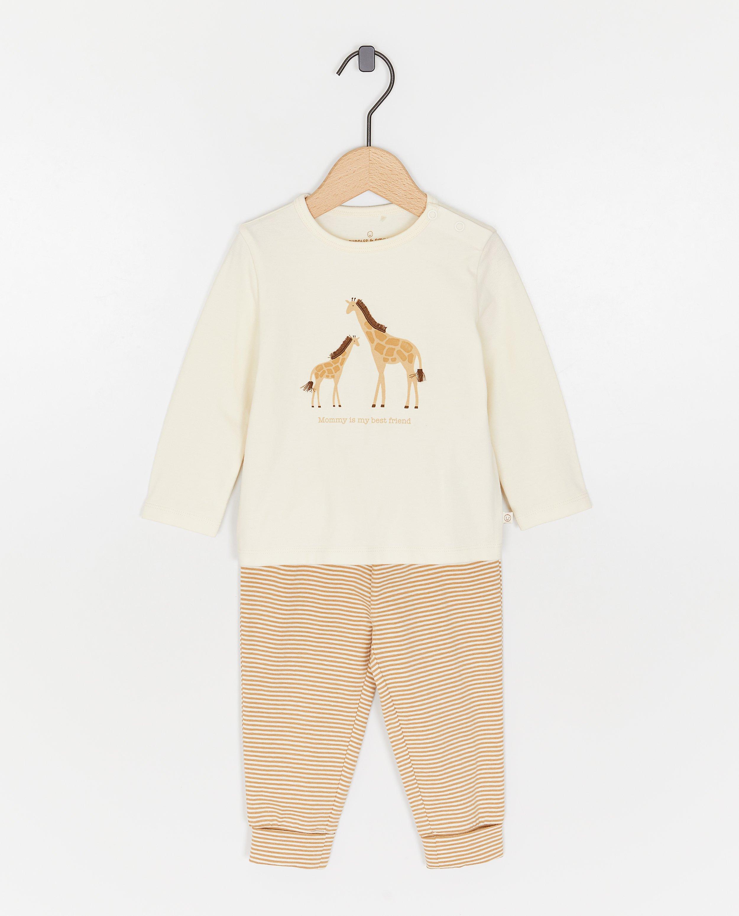 Pyjama met print giraffen - null - Cuddles and Smiles