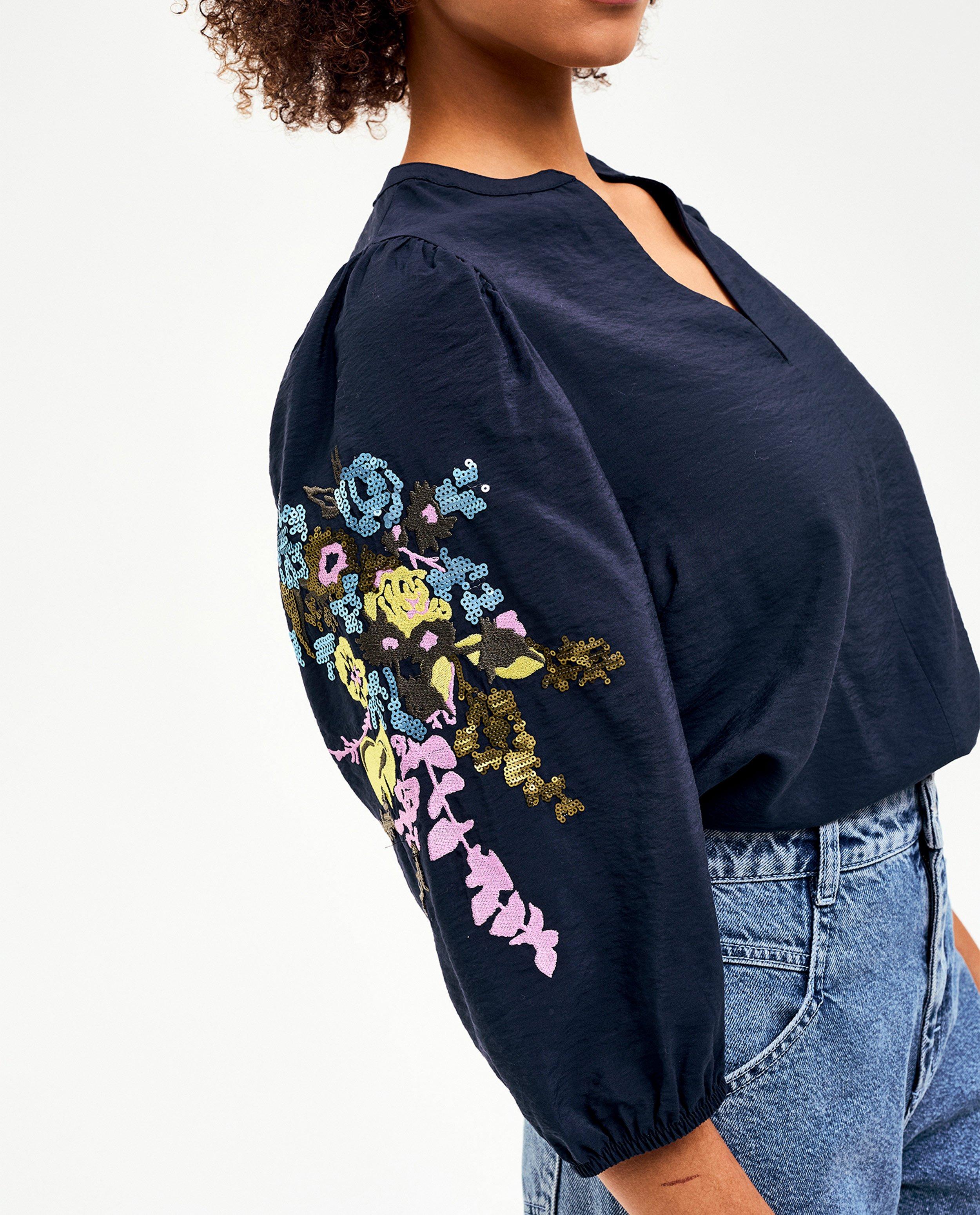 Hemden - Blouse met geborduurde bloemen