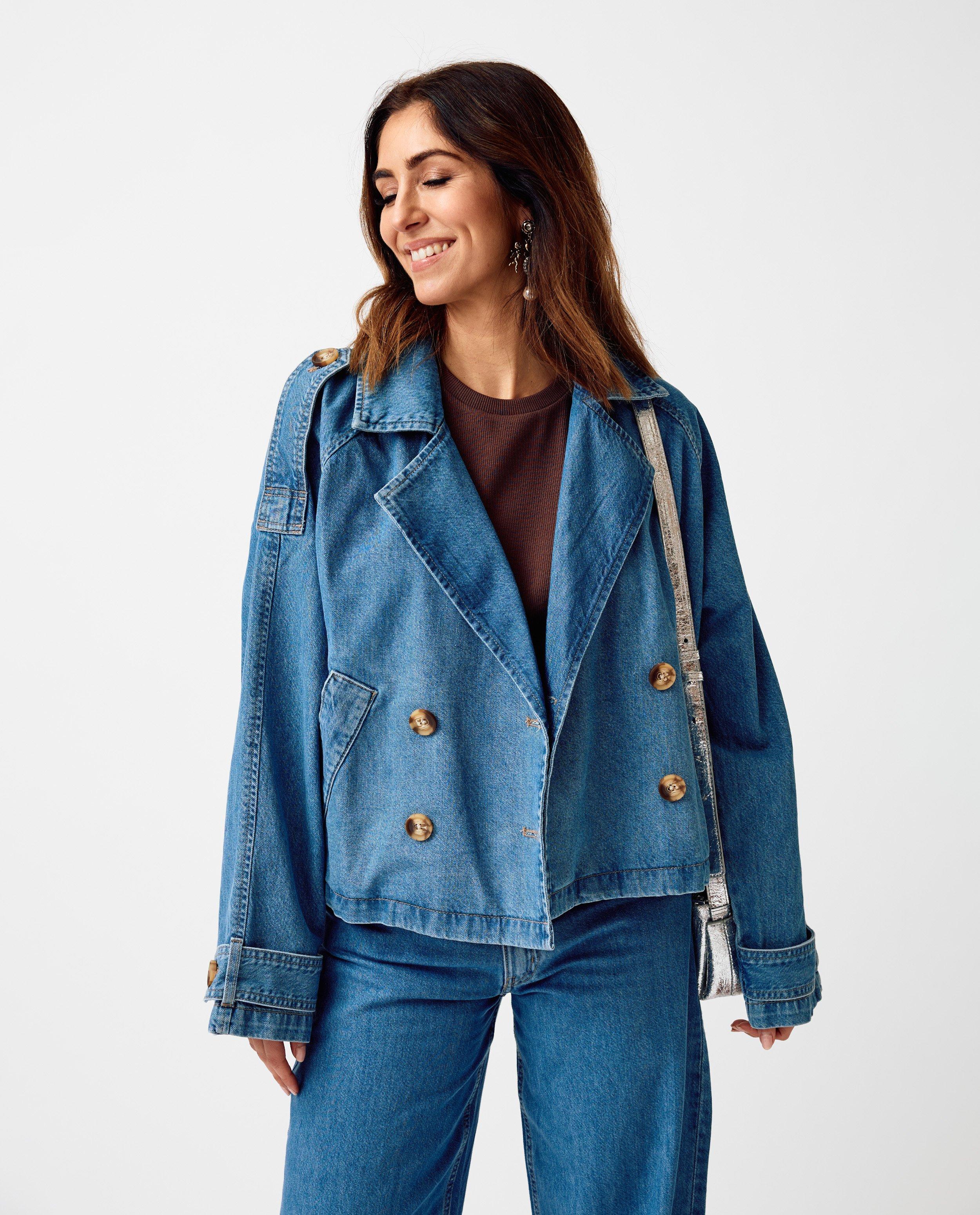 Korte trenchcoat van jeans, oversized fit - Product Detail - blauw - afbeelding nummer 2