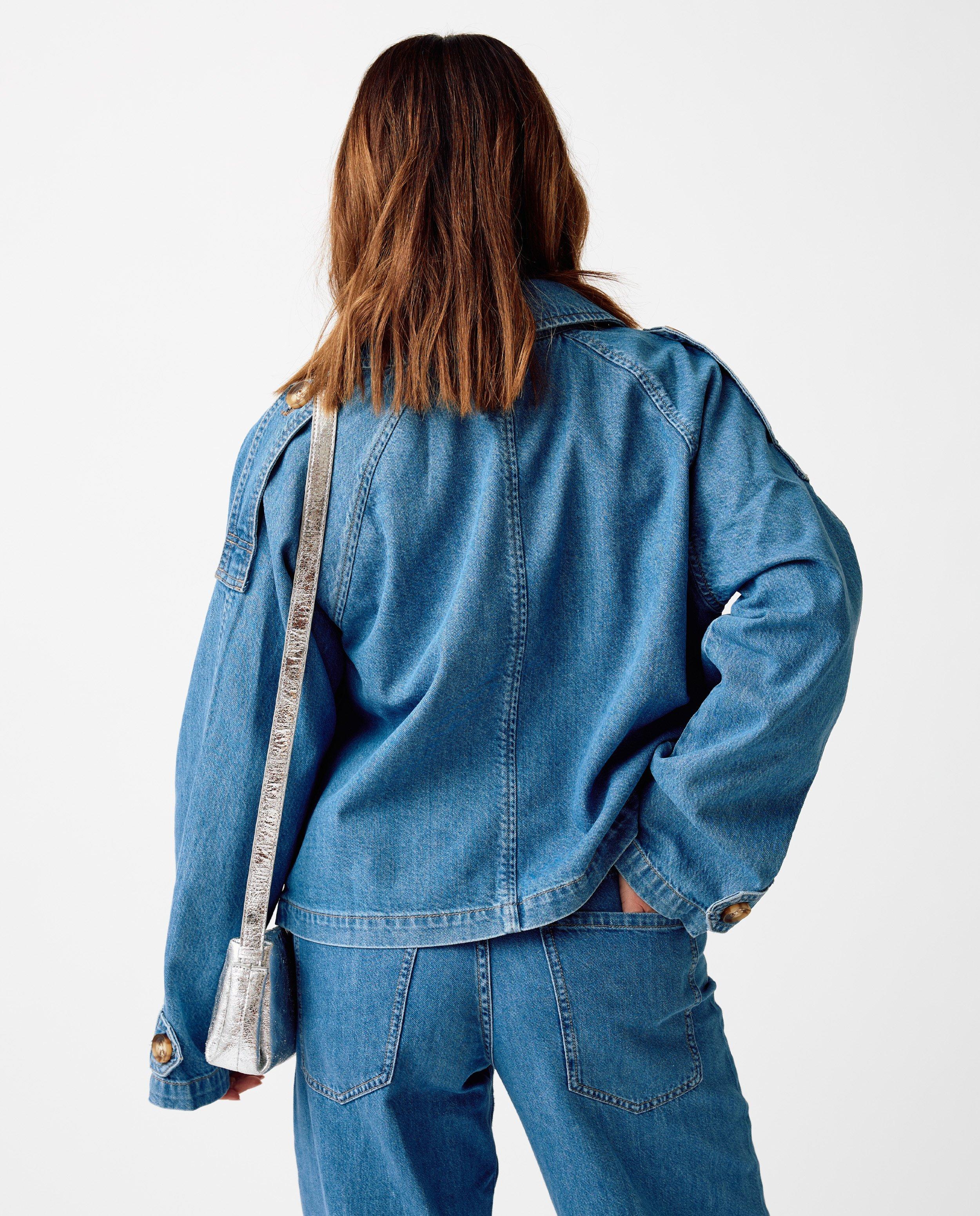 Korte trenchcoat van jeans, oversized fit - Product Detail - blauw - afbeelding nummer 3