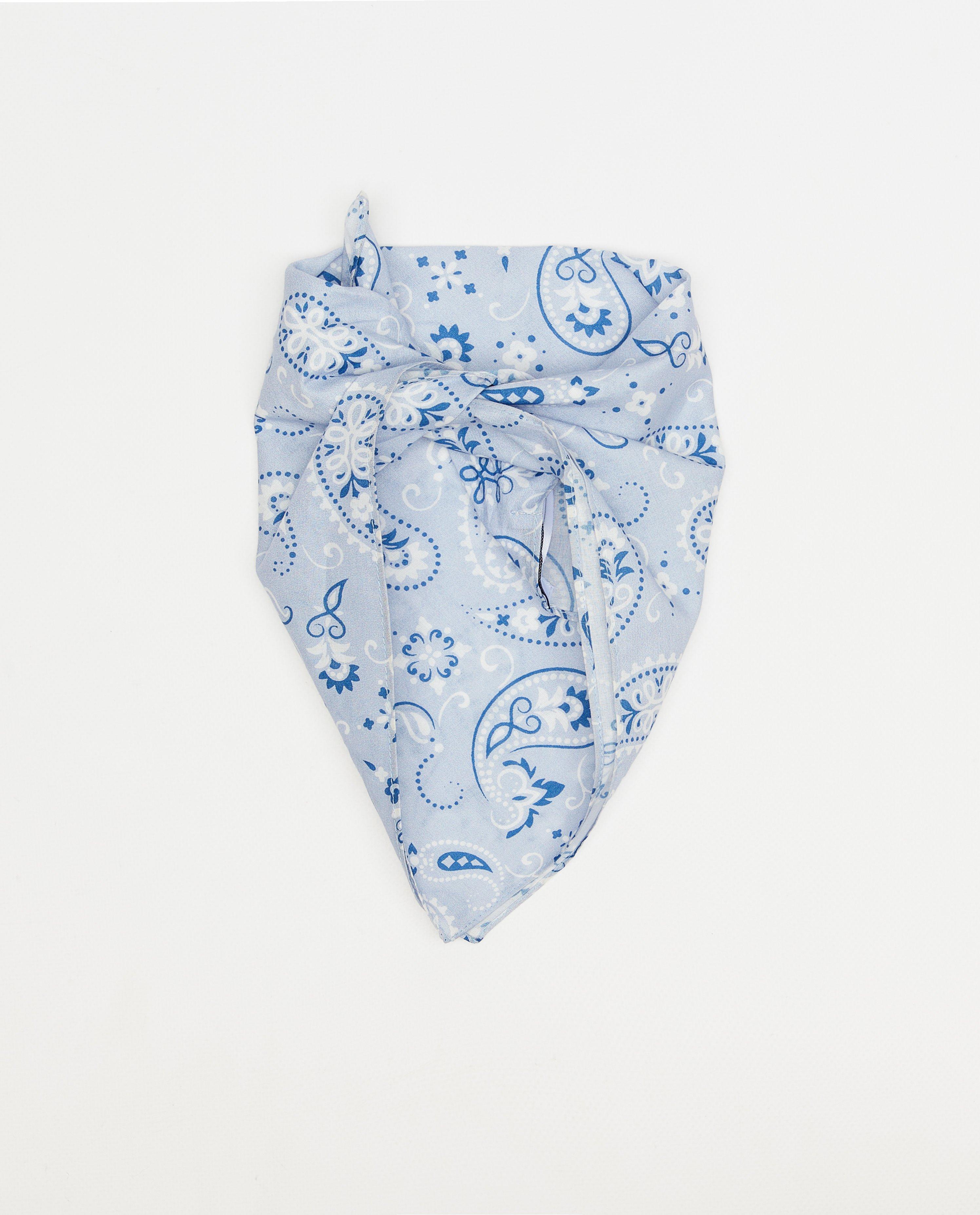 Sjaaltje met print - Product Detail - lichtblauw - afbeelding nummer 1