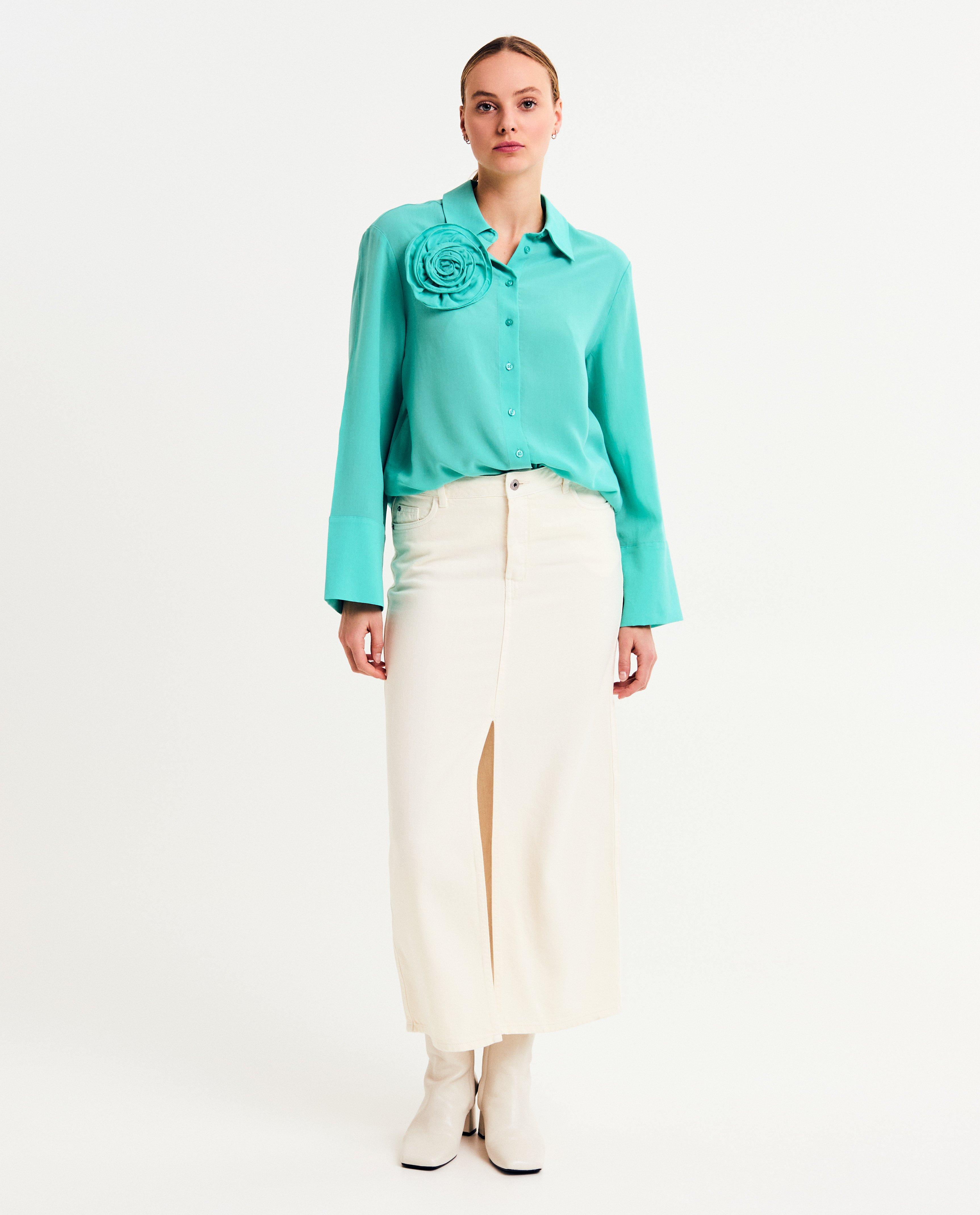 Hemden - Turquoise blouse met bloem