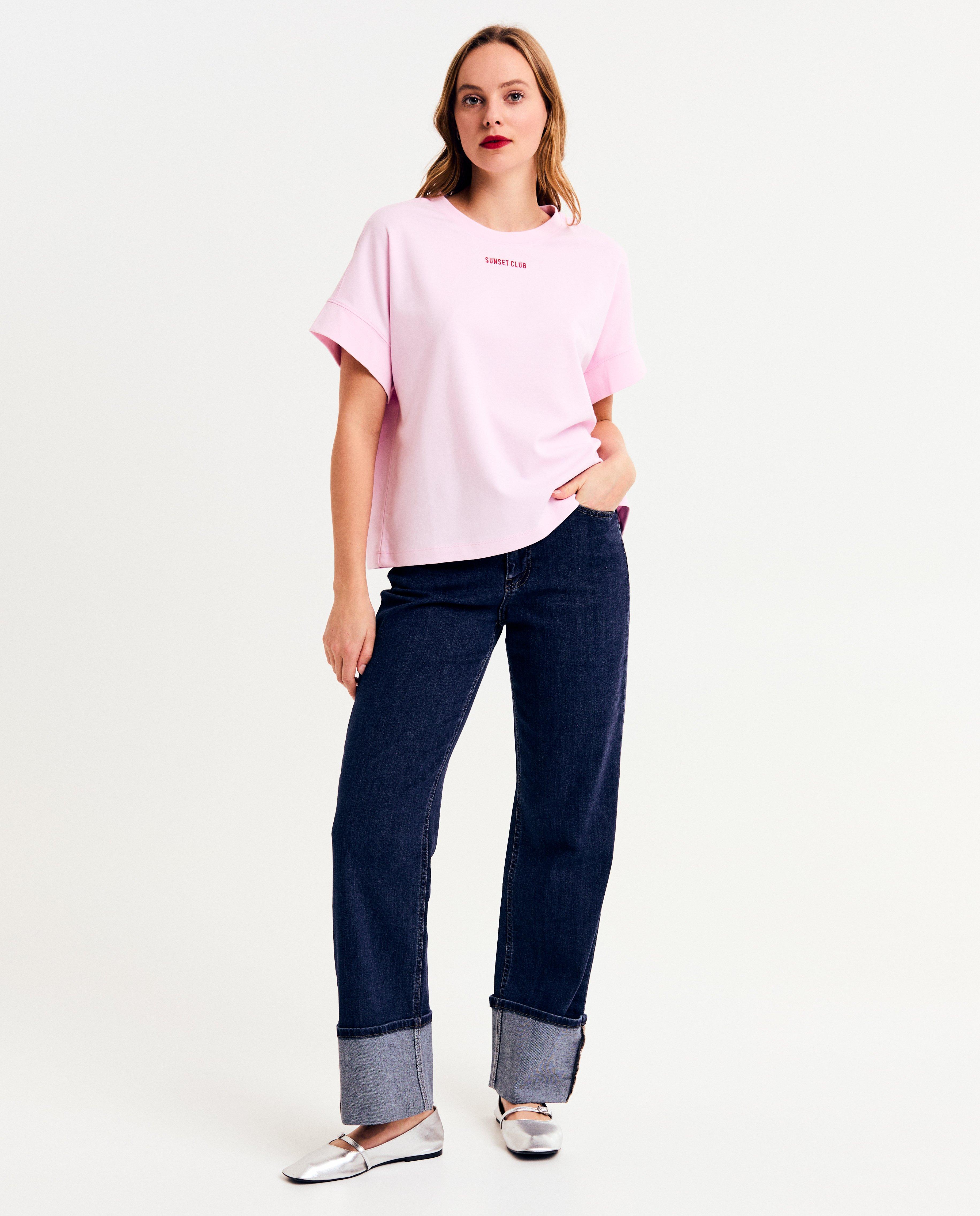 T-shirts - T-shirt met geborduurd opschrift