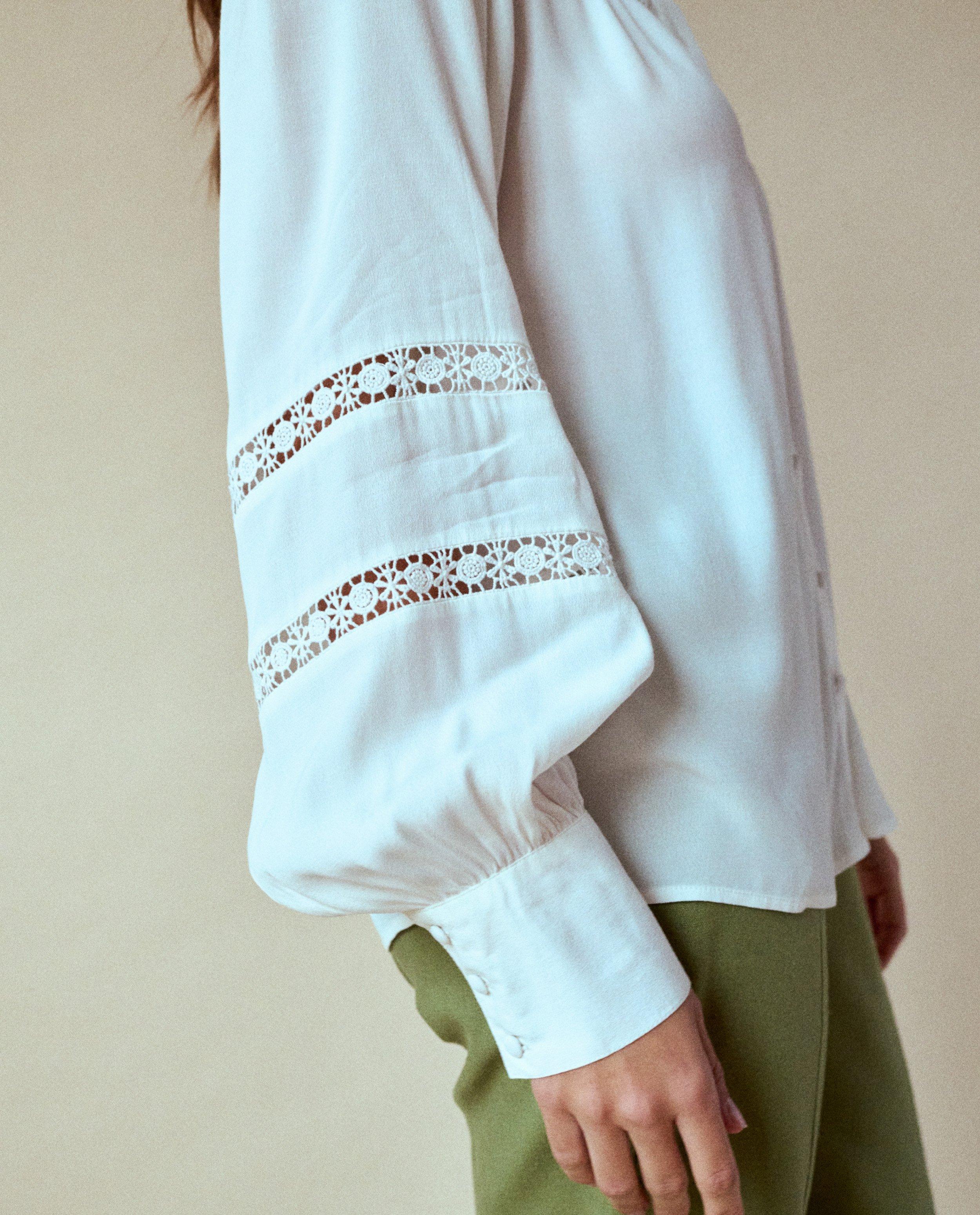 Hemden - Blouse met kanten details