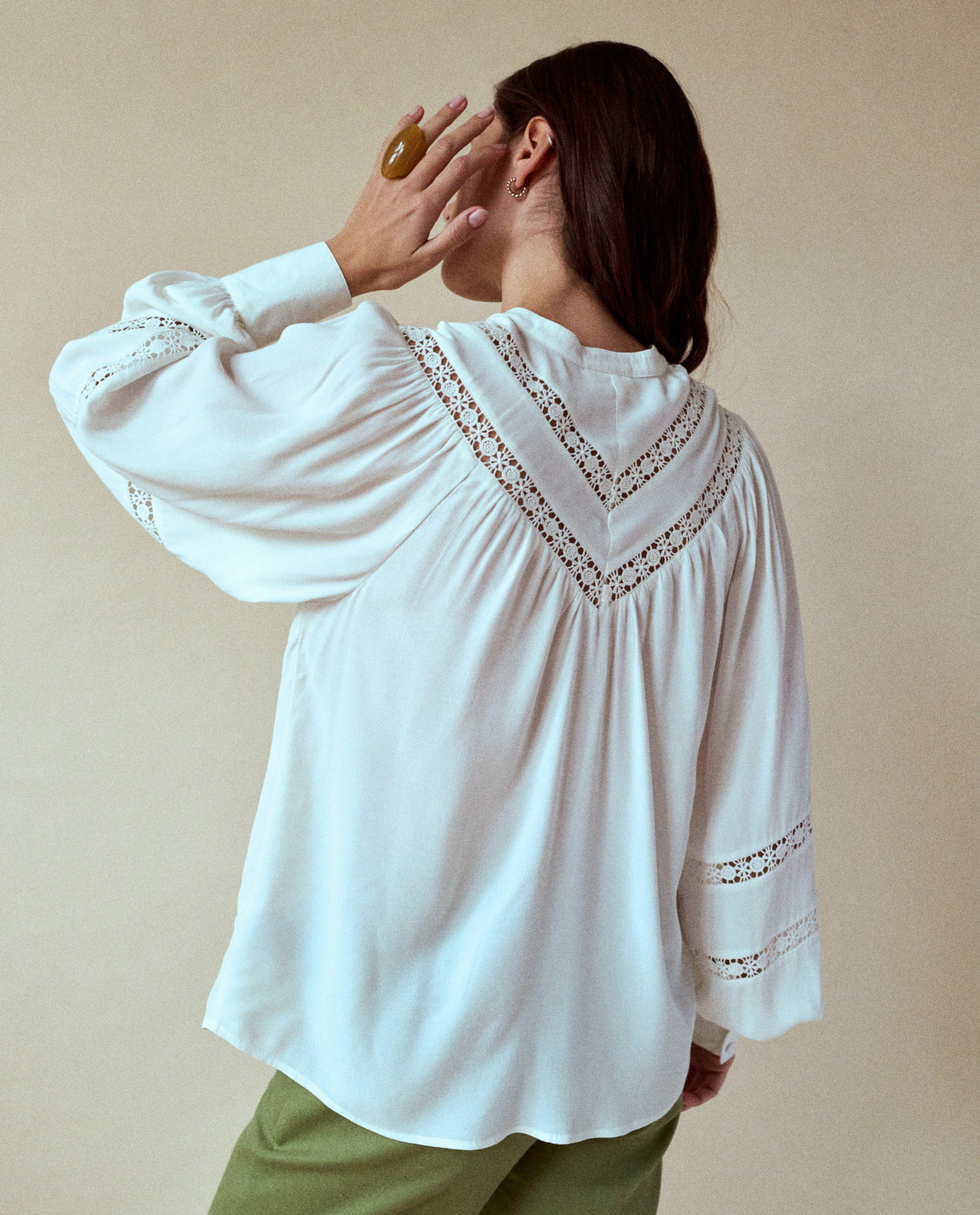 Hemden - Blouse met kanten details