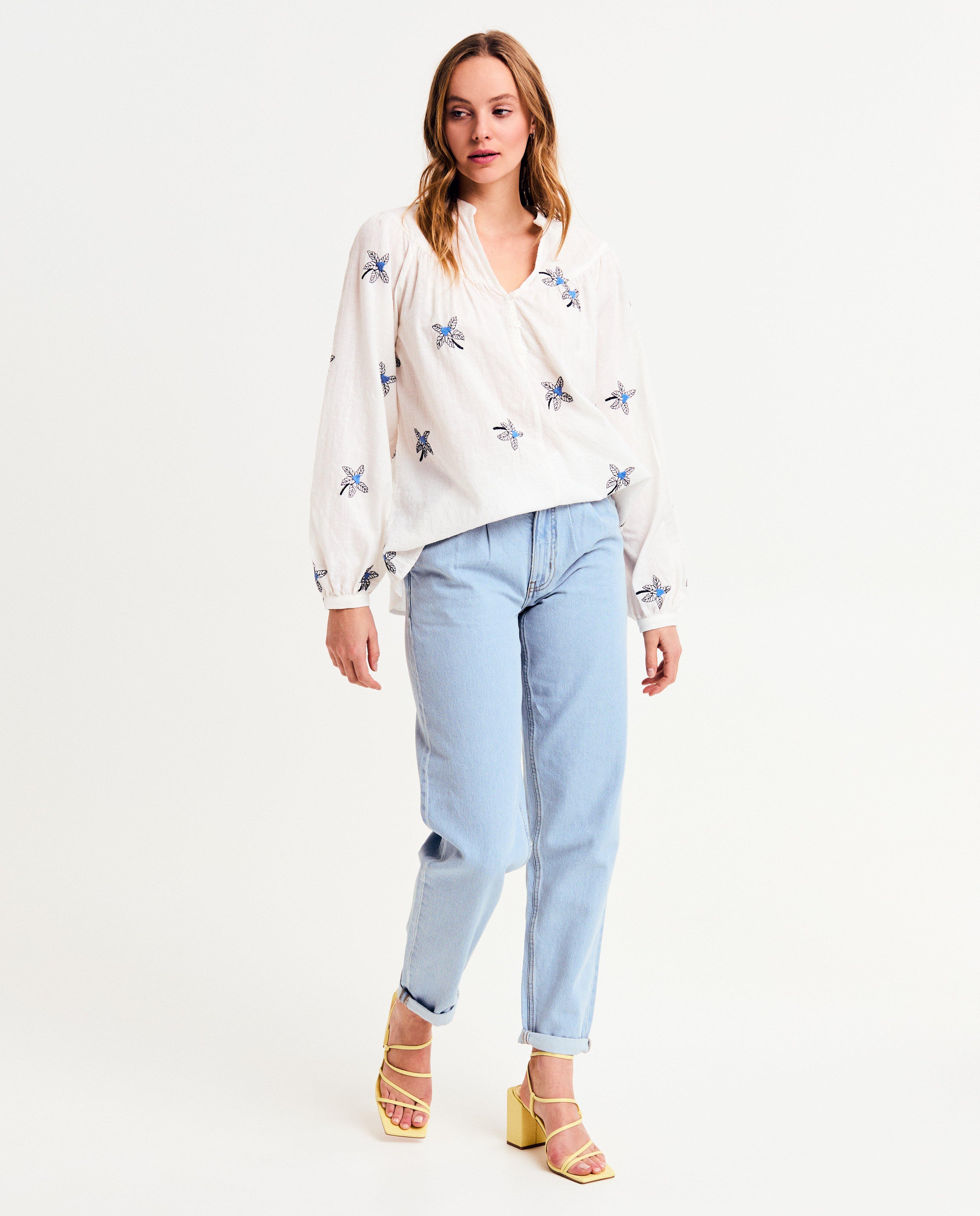 Hemden - Blouse met geborduurde bloemen
